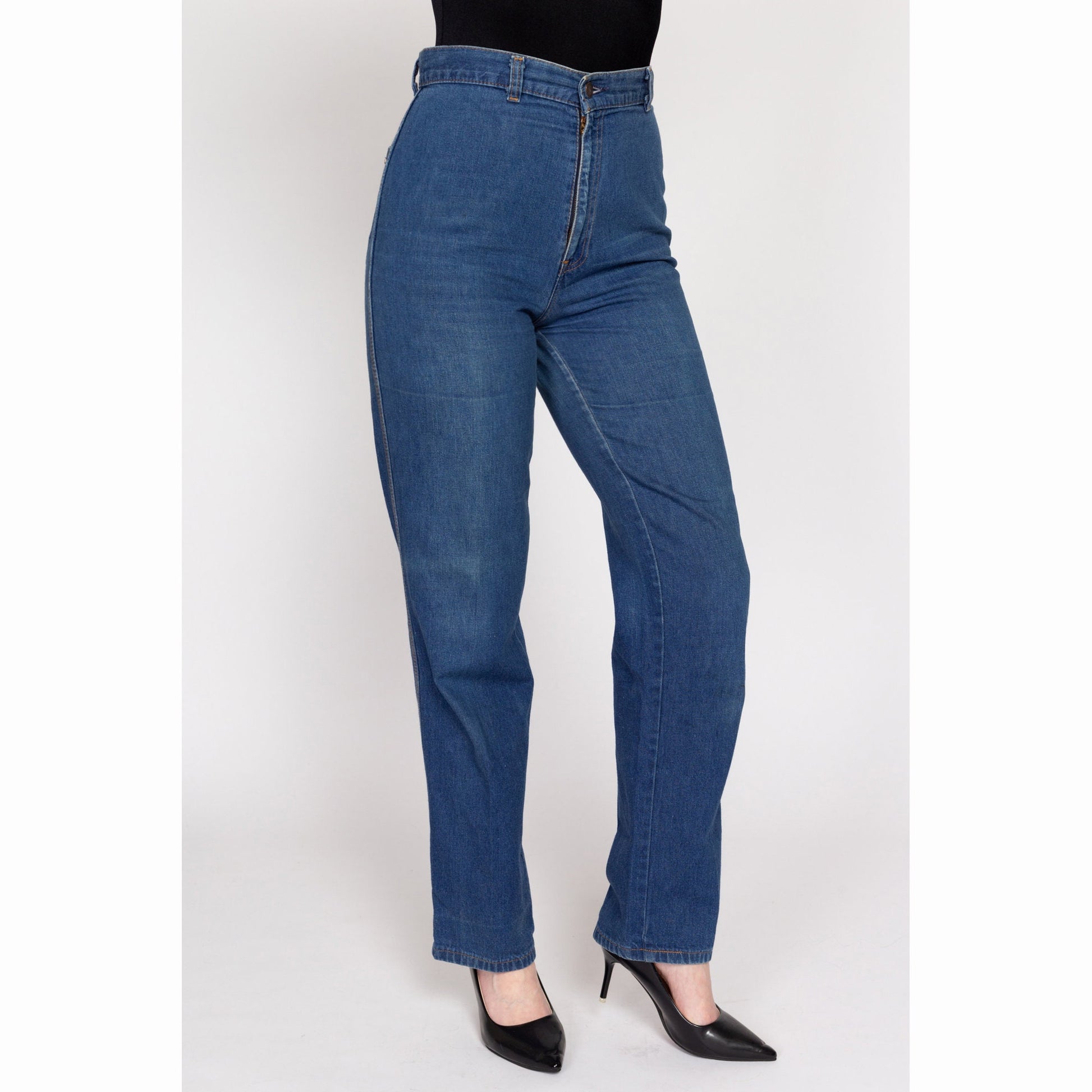 Levis High Waisted Straight Leg