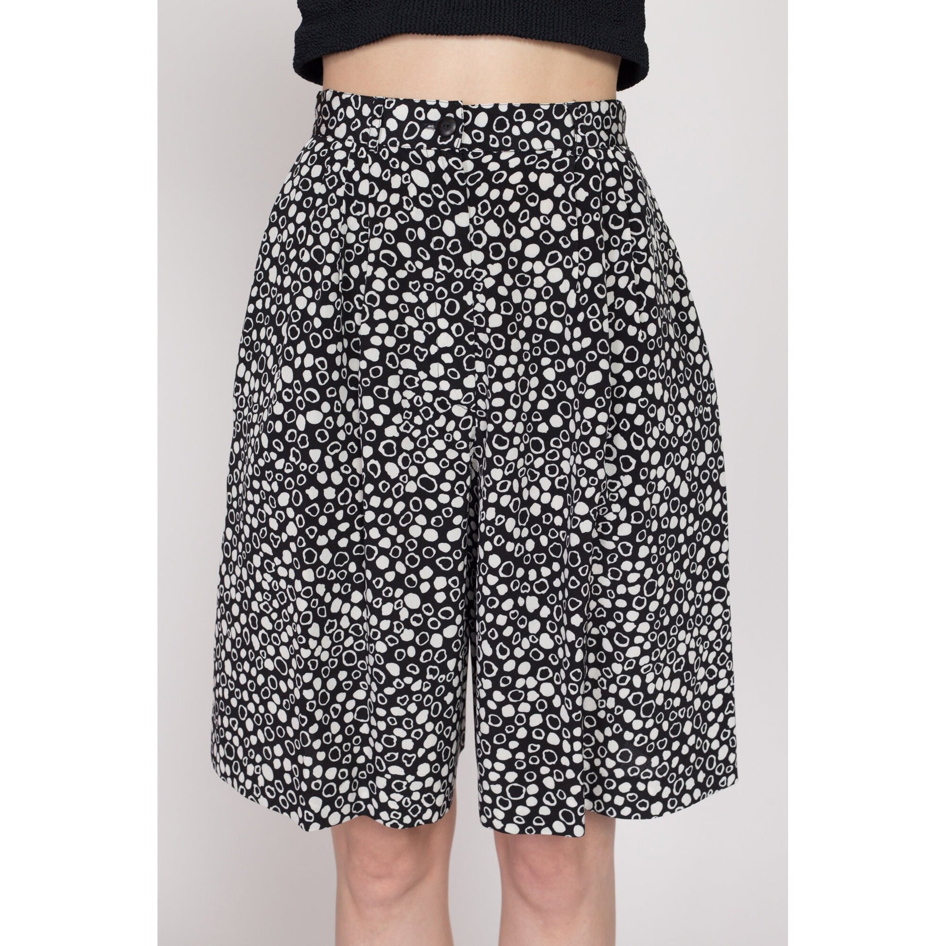 XS 90s Black & White Abstract Polka Dot Shorts 25" | Vintage High Waisted Pleated Wide Leg Shorts
