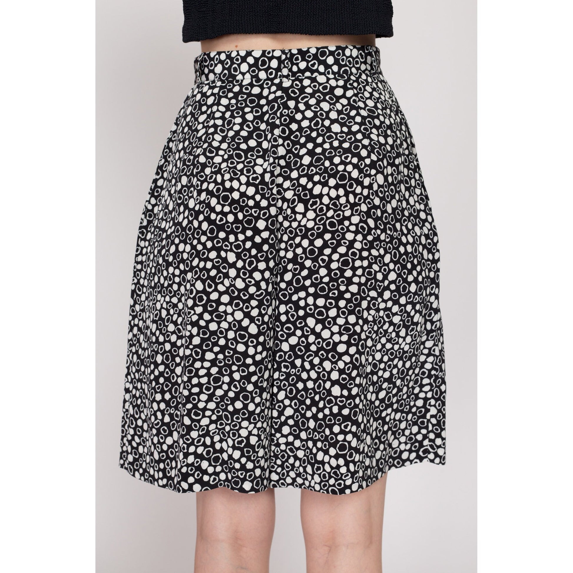 XS 90s Black & White Abstract Polka Dot Shorts 25" | Vintage High Waisted Pleated Wide Leg Shorts