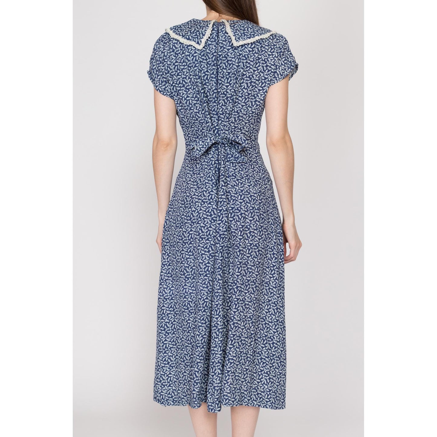 Small 80s Does 40s Blue Floral Midi Dress | Vintage Lace Trim Chelsea Collar Cap Sleeve Tie Back Secretary Dress