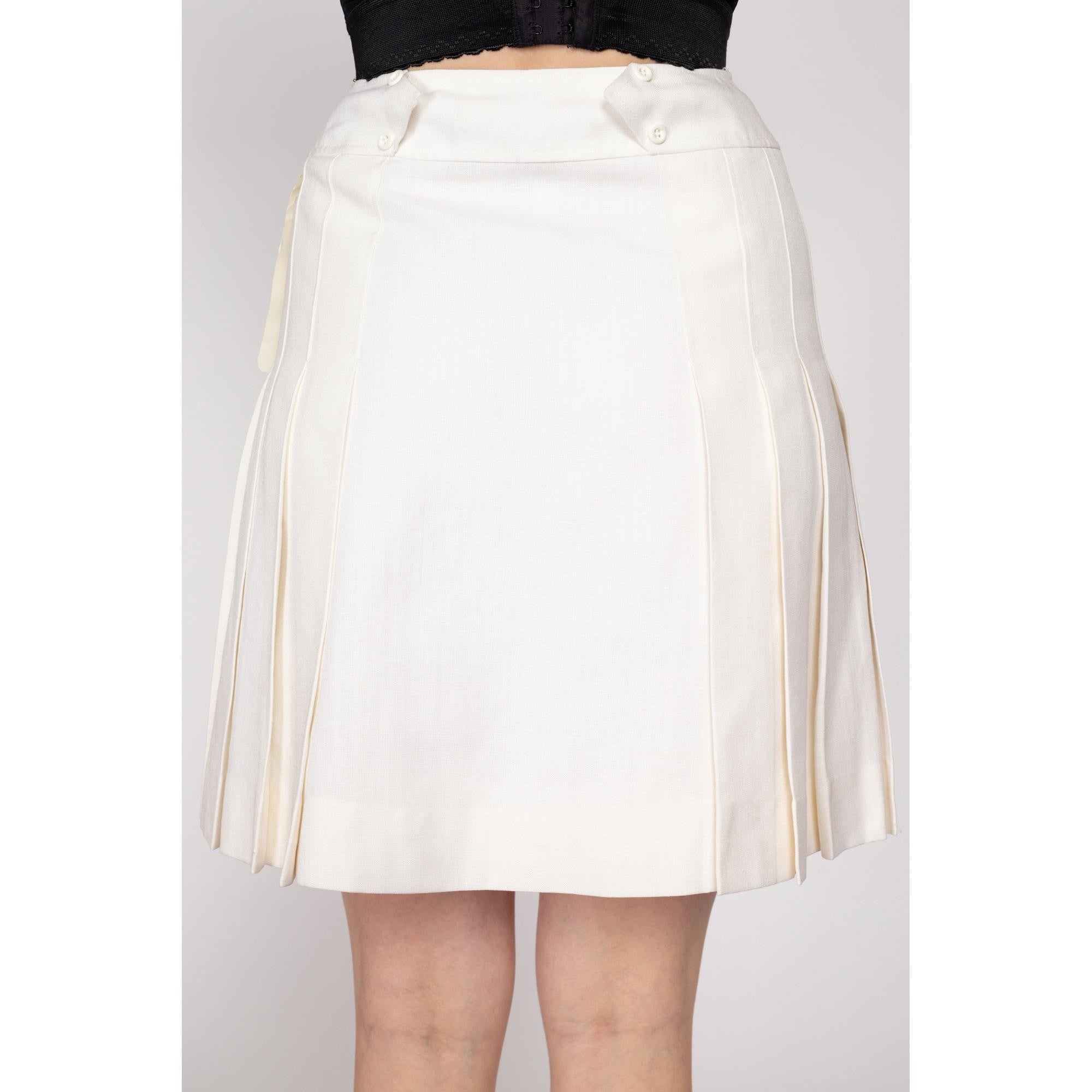 Small 70s White Pleated Mini Skirt 26 NWT Flying Apple Vintage