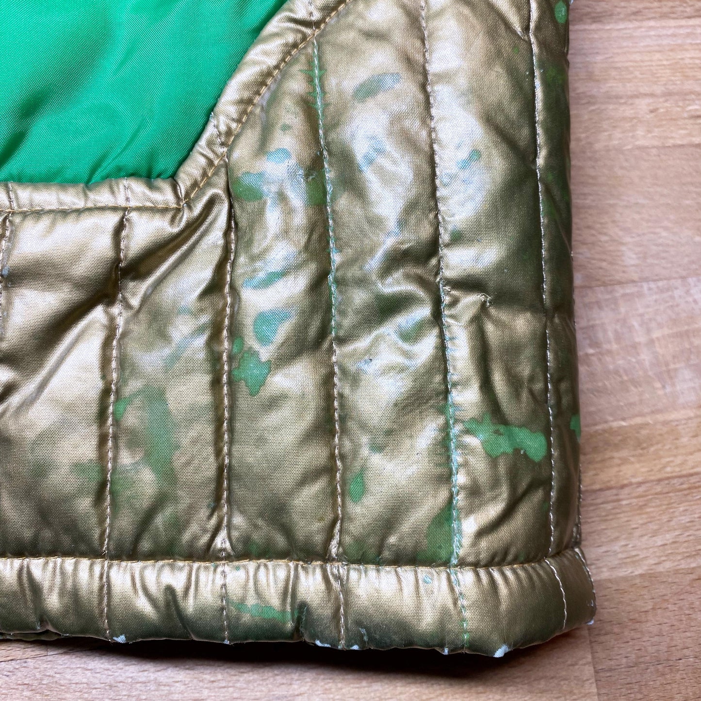 Small 80s Green & Gold Metallic Color Block Ski Jacket | Retro Vintage Zip Up Puffy Winter Coat