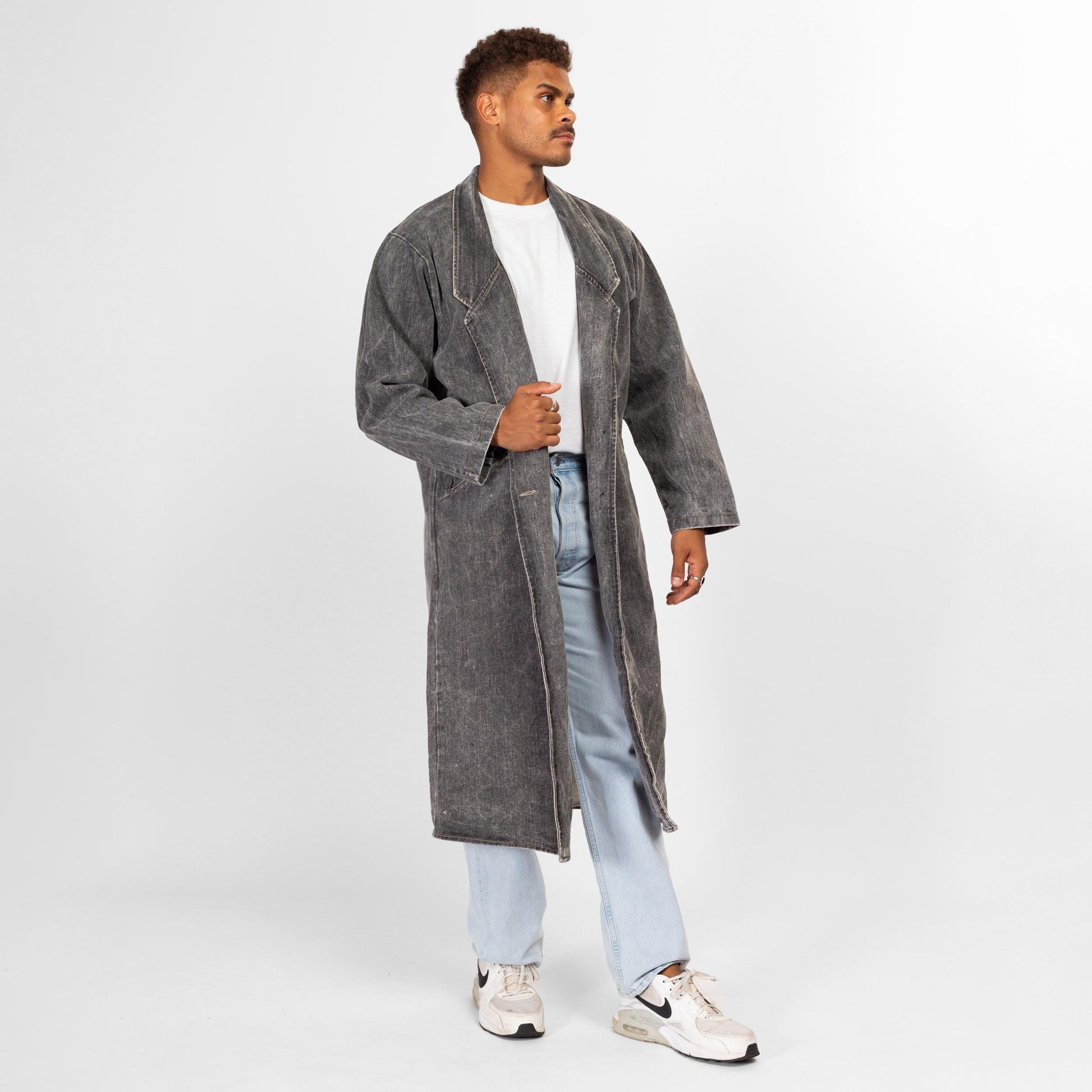 Medium 80s Acid Wash Grey Denim Duster Jacket | Vintage Oversize Collared Jean Button Up Coat