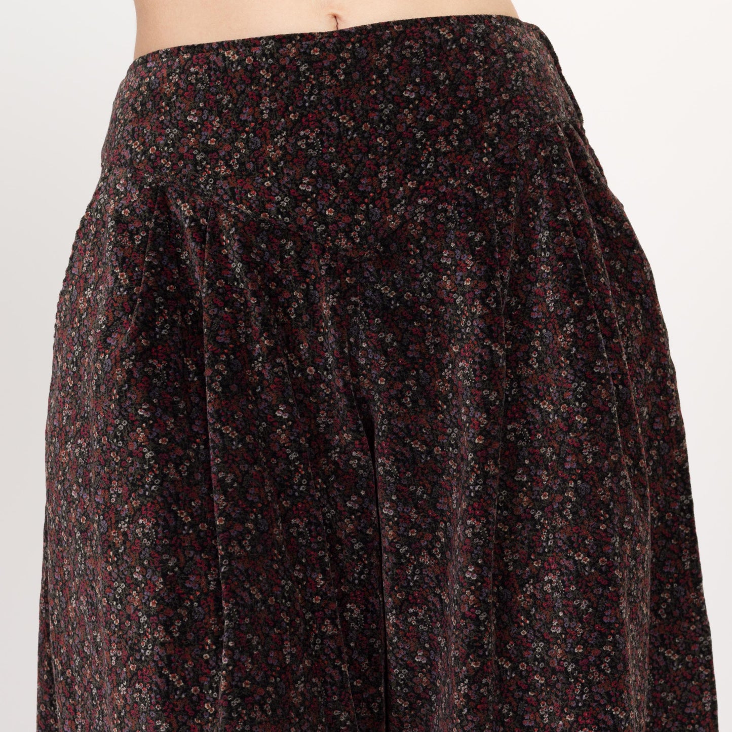 XS 70s Dark Floral Velvet Shorts 25" | Vintage Pleated Wide Leg Culottes