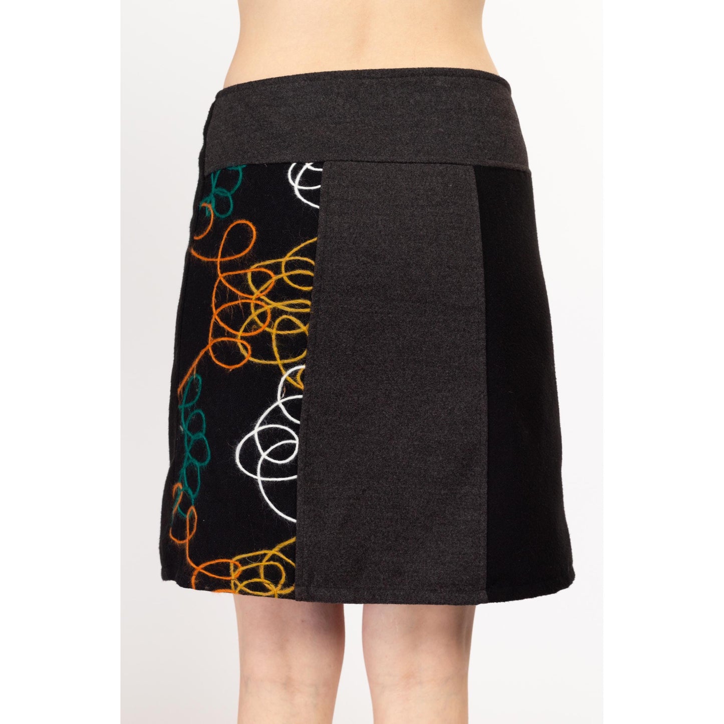 Medium Y2K Boho Graphic Soft Knit Mid Rise Mini Skirt | Vintage Wool Blend Button Front A Line Skirt