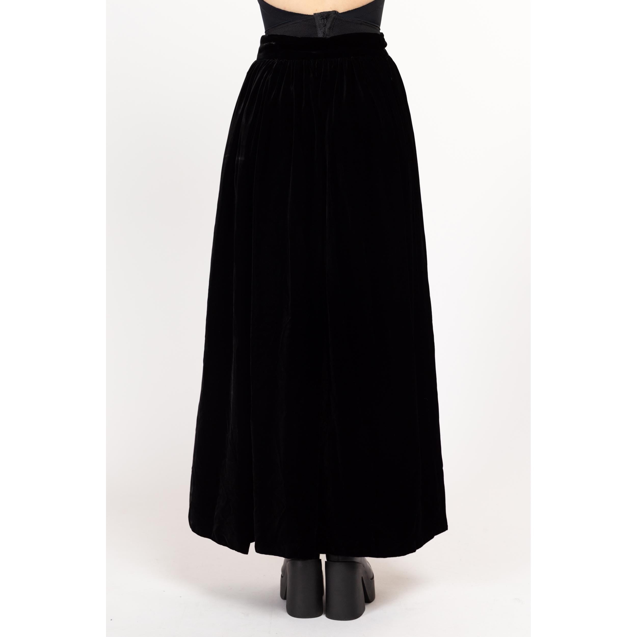 Black velvet skirt 48 hotsell