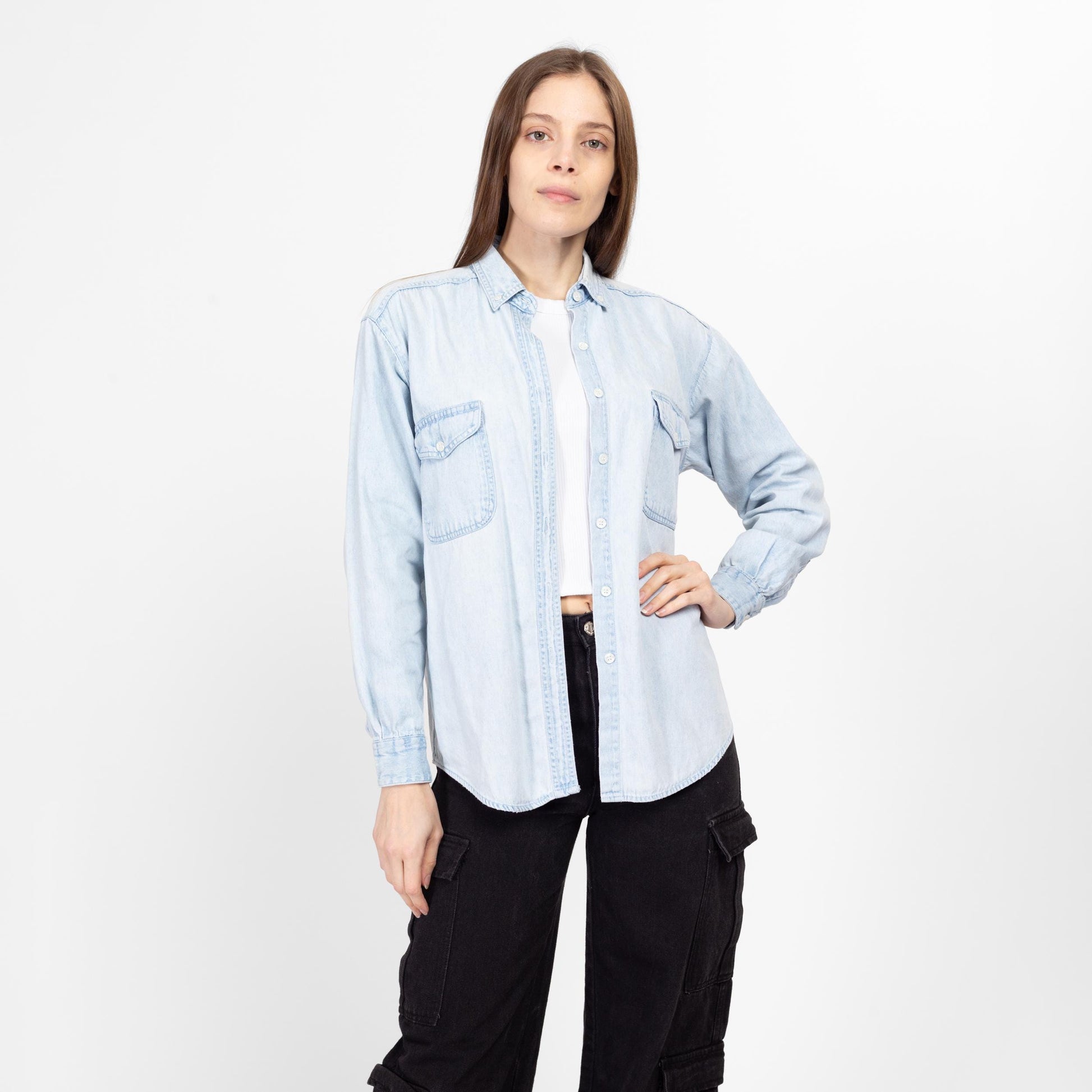 Small 90s Light Wash Chambray Pocket Shirt | Vintage Long Sleeve Collared Denim Button Up Top