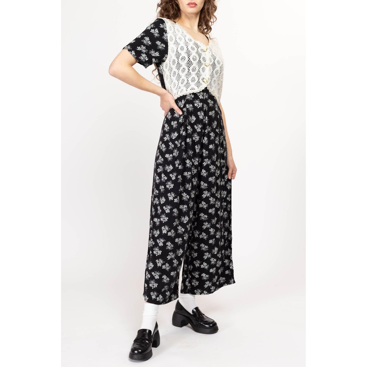 Medium 80s Black & White Floral Jumpsuit | Vintage Grunge Short Sleeve Wide Leg Crochet Vest Pantsuit