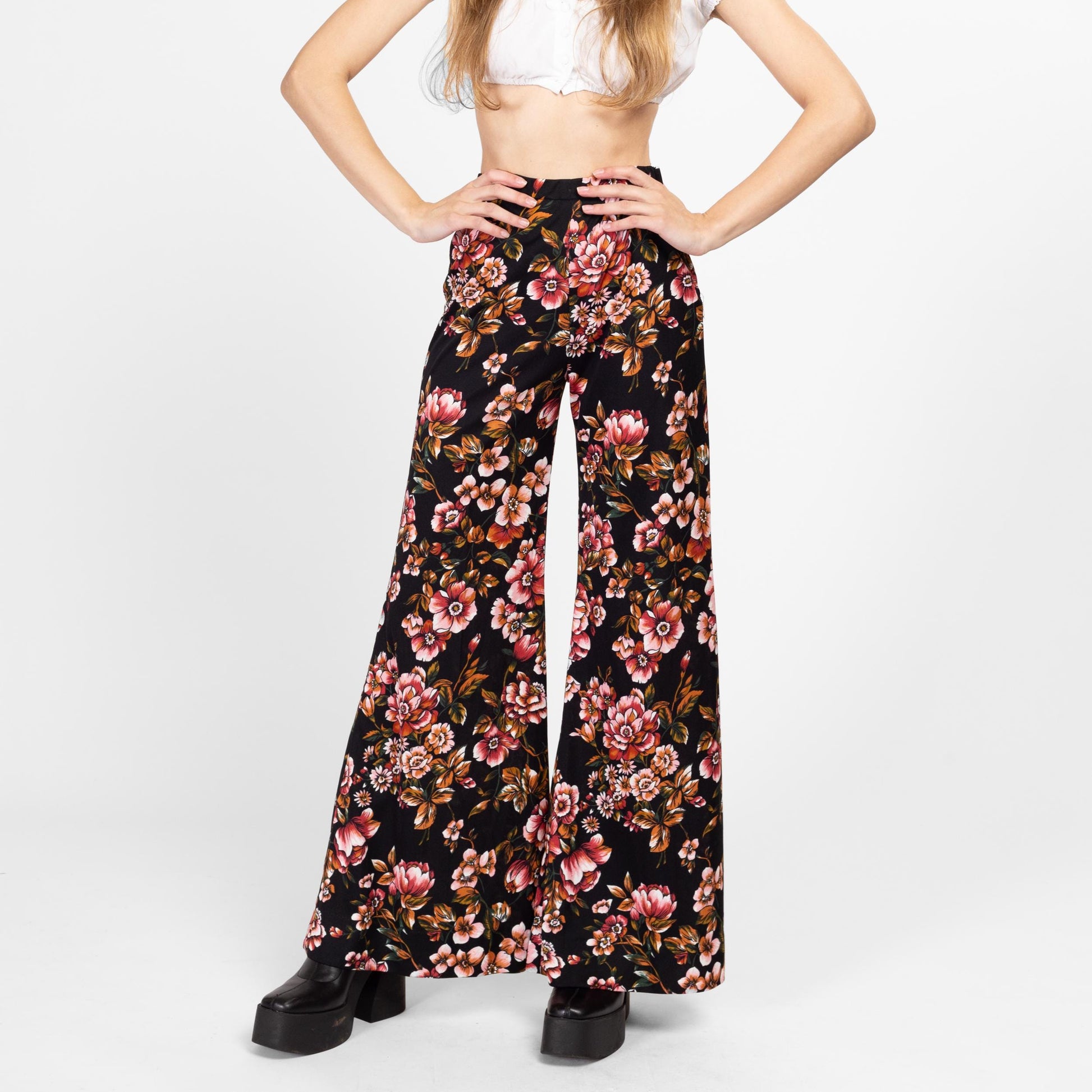 XXS-XS 70s Boho Black Floral Palazzo Pants 20"-24" | Vintage High Waisted Bell Bottoms Flared Trousers