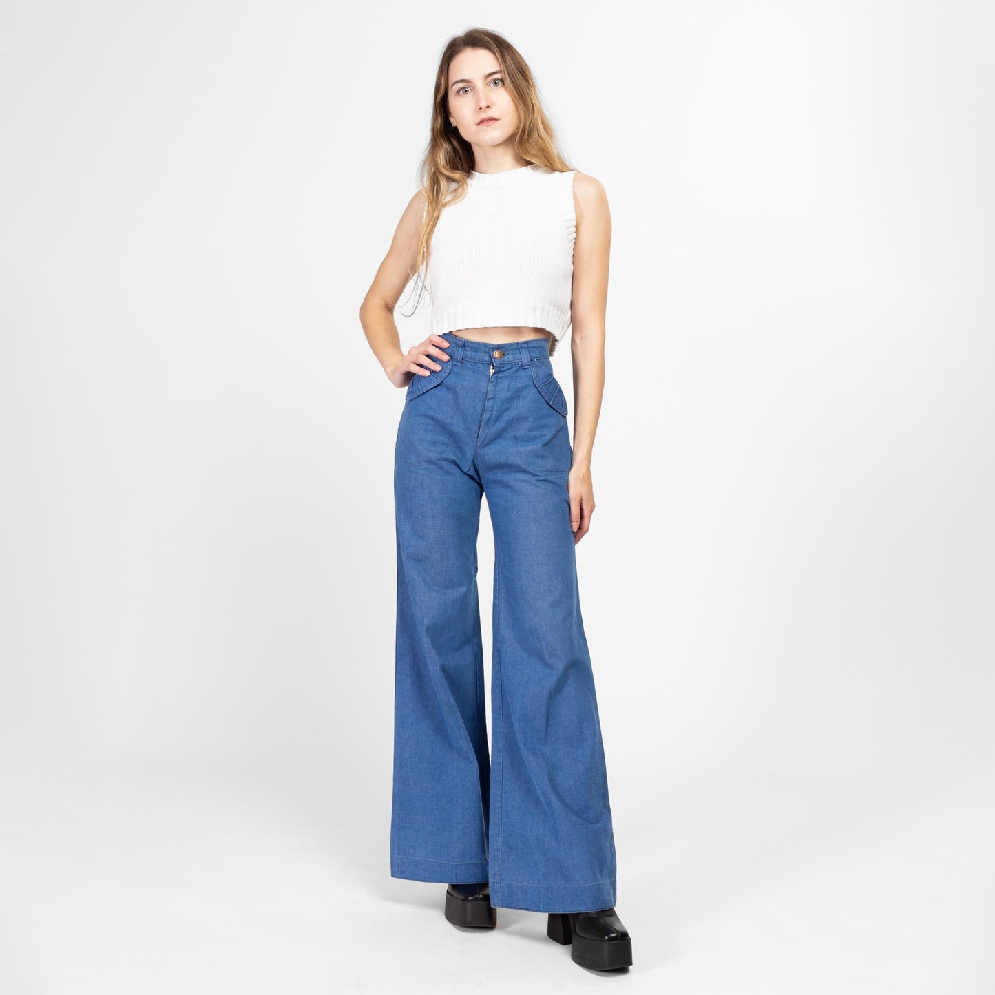 XS-Sm 70s Retro High Waisted Flared Jeans 27" | Vintage Medium Wash Chambray Denim Boho Bell Bottoms