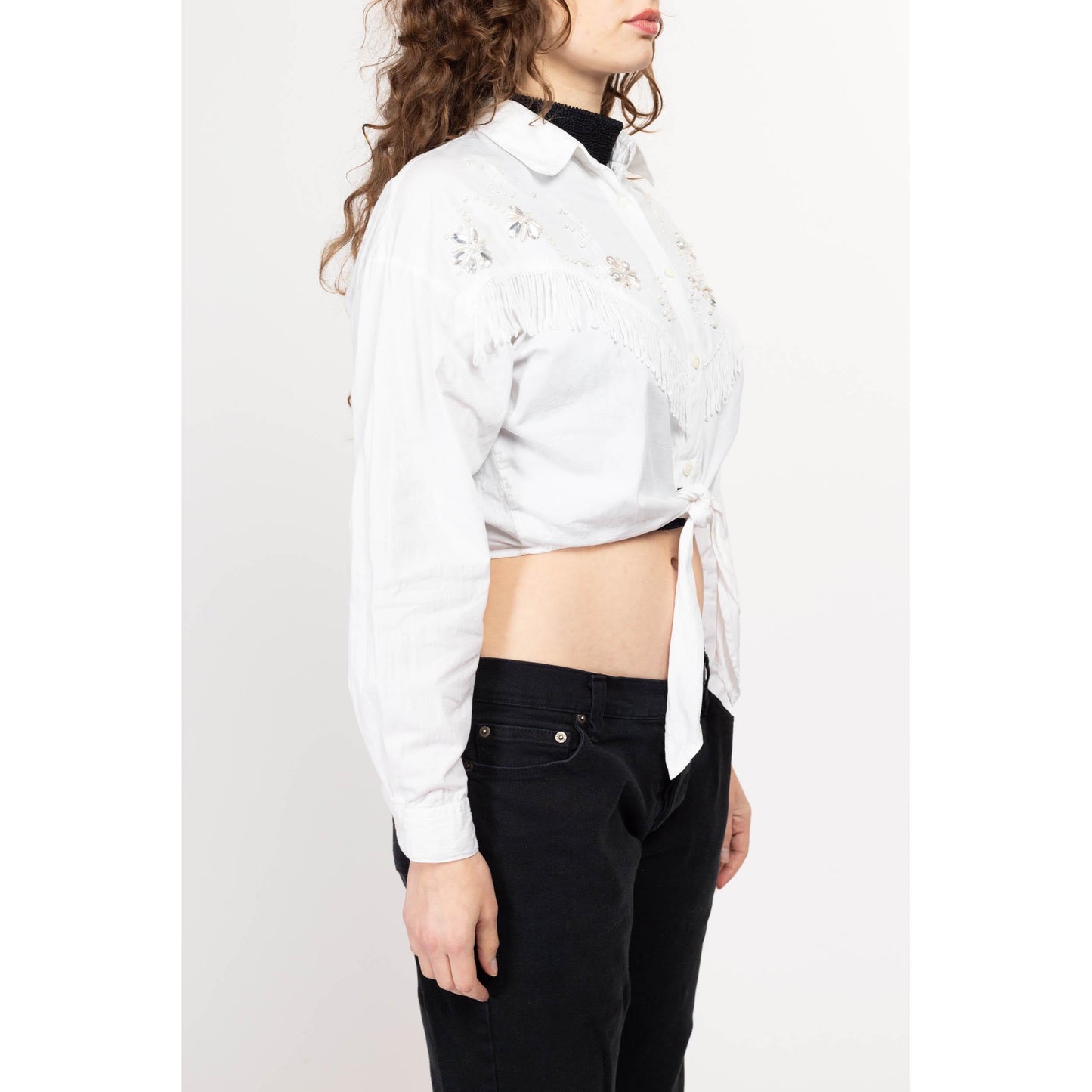 Medium 90s Western White Tie Front Crop Top | Vintage Beaded Fringe Long Sleeve Collared Shirt