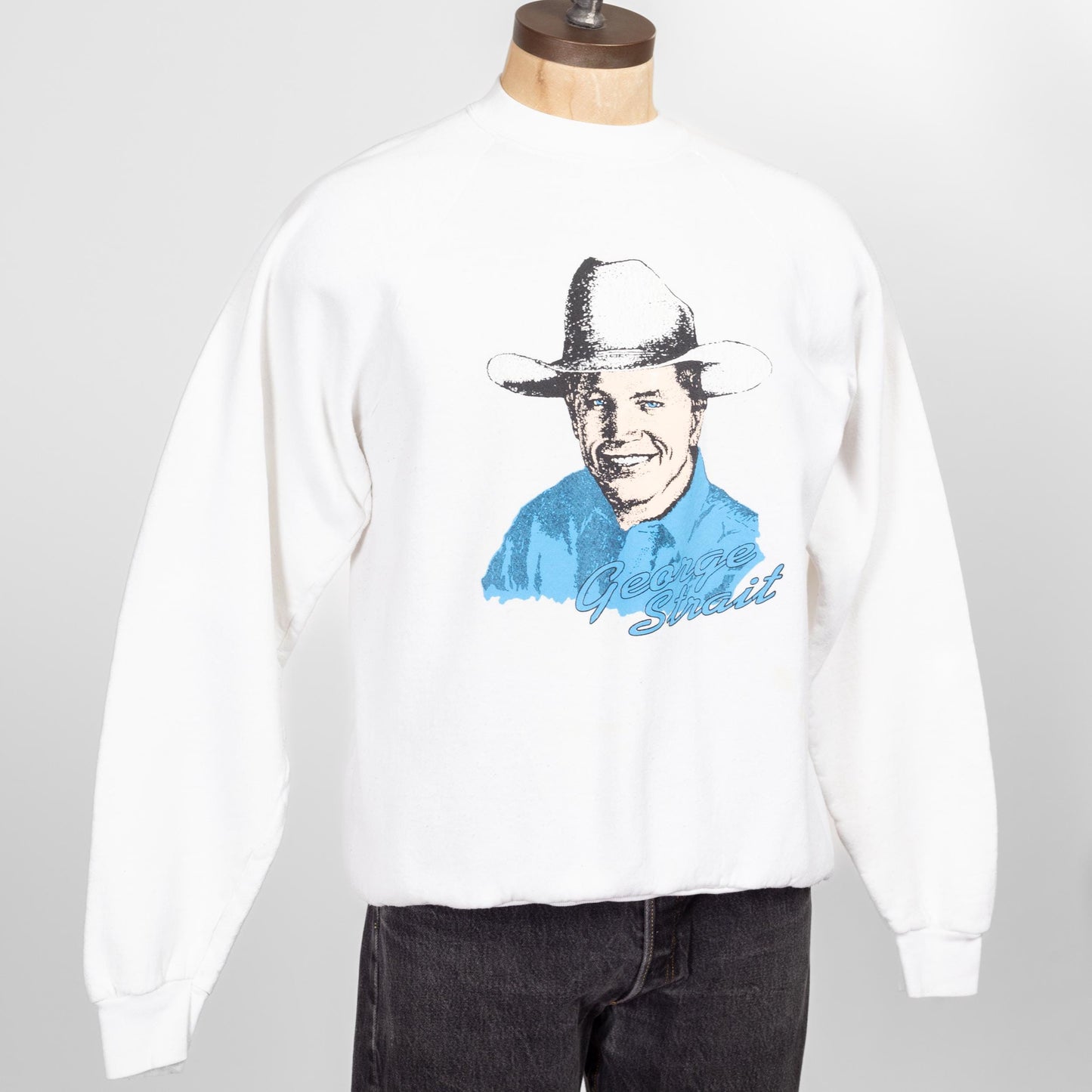 XL 90s George Strait Sweatshirt | Vintage White Raglan Sleeve Country Music Graphic Crewneck Sweater