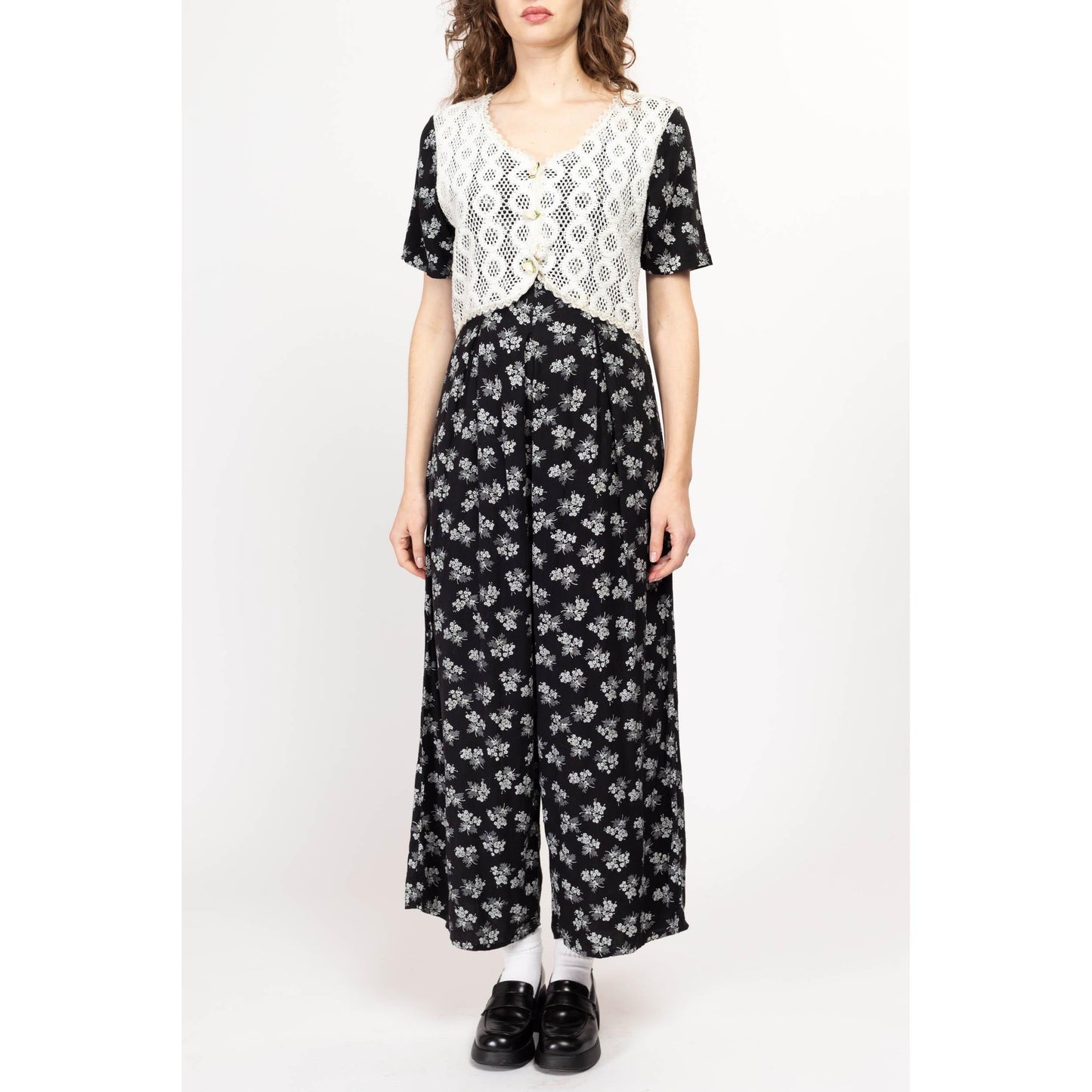 Medium 80s Black & White Floral Jumpsuit | Vintage Grunge Short Sleeve Wide Leg Crochet Vest Pantsuit