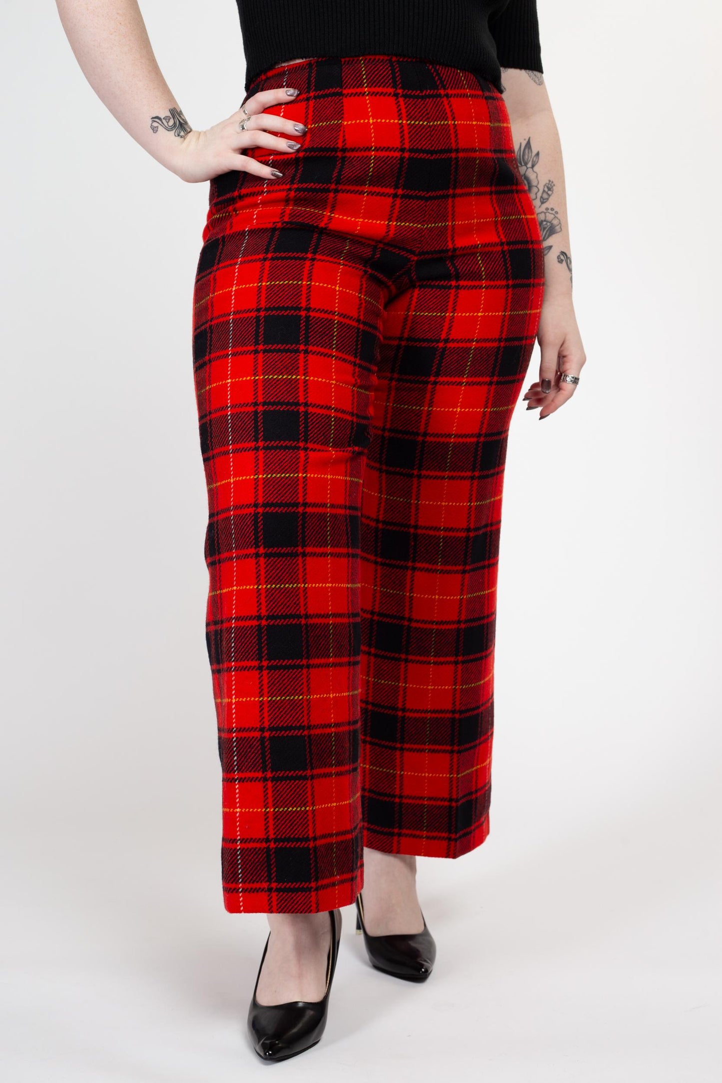 Medium 70s Pendleton Red Plaid Wool Trousers 30" | Retro Vintage Tartan High Waisted Lined Pants