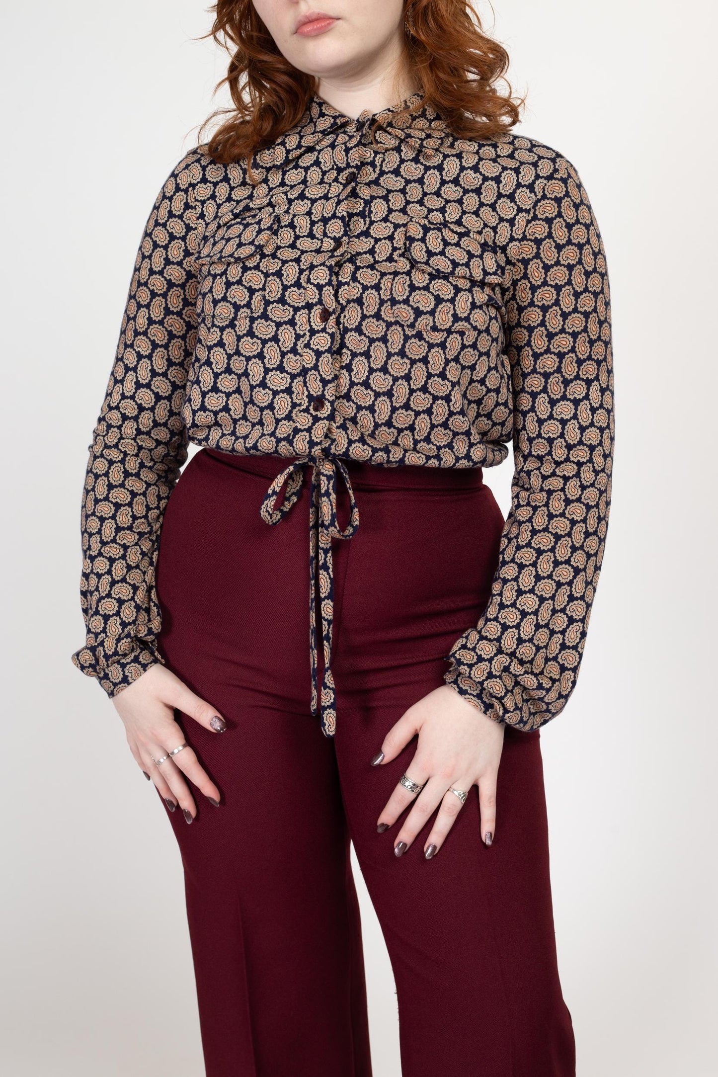 Medium 70s Diane Von Furstenburg Paisley Print Cropped Blouse | Vintage Button Up Collared Long Sleeve Tie Front Crop Top