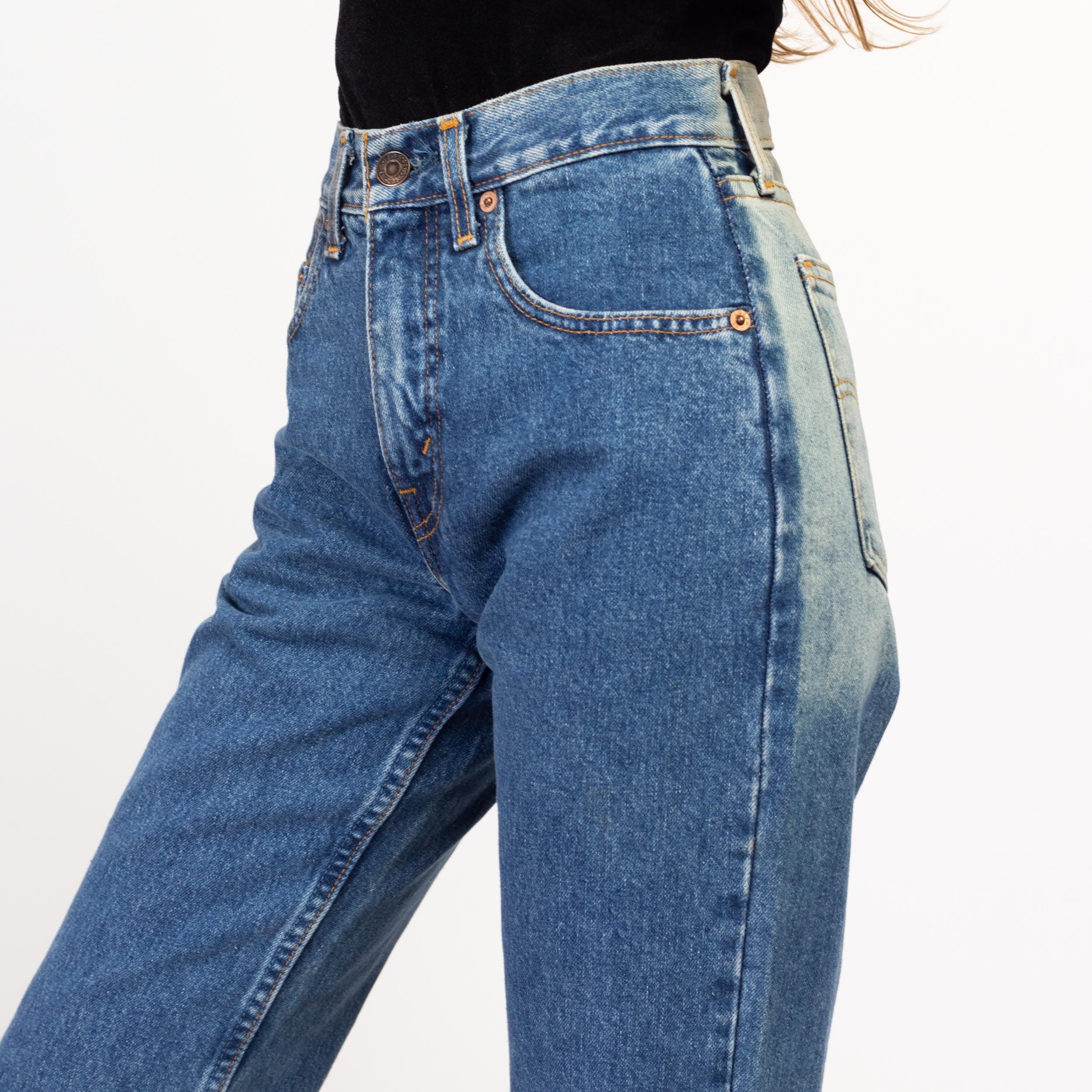 RARE VINTAGE LEVI'S Y2K selling HIGH WAISTED MOM JEANS 24