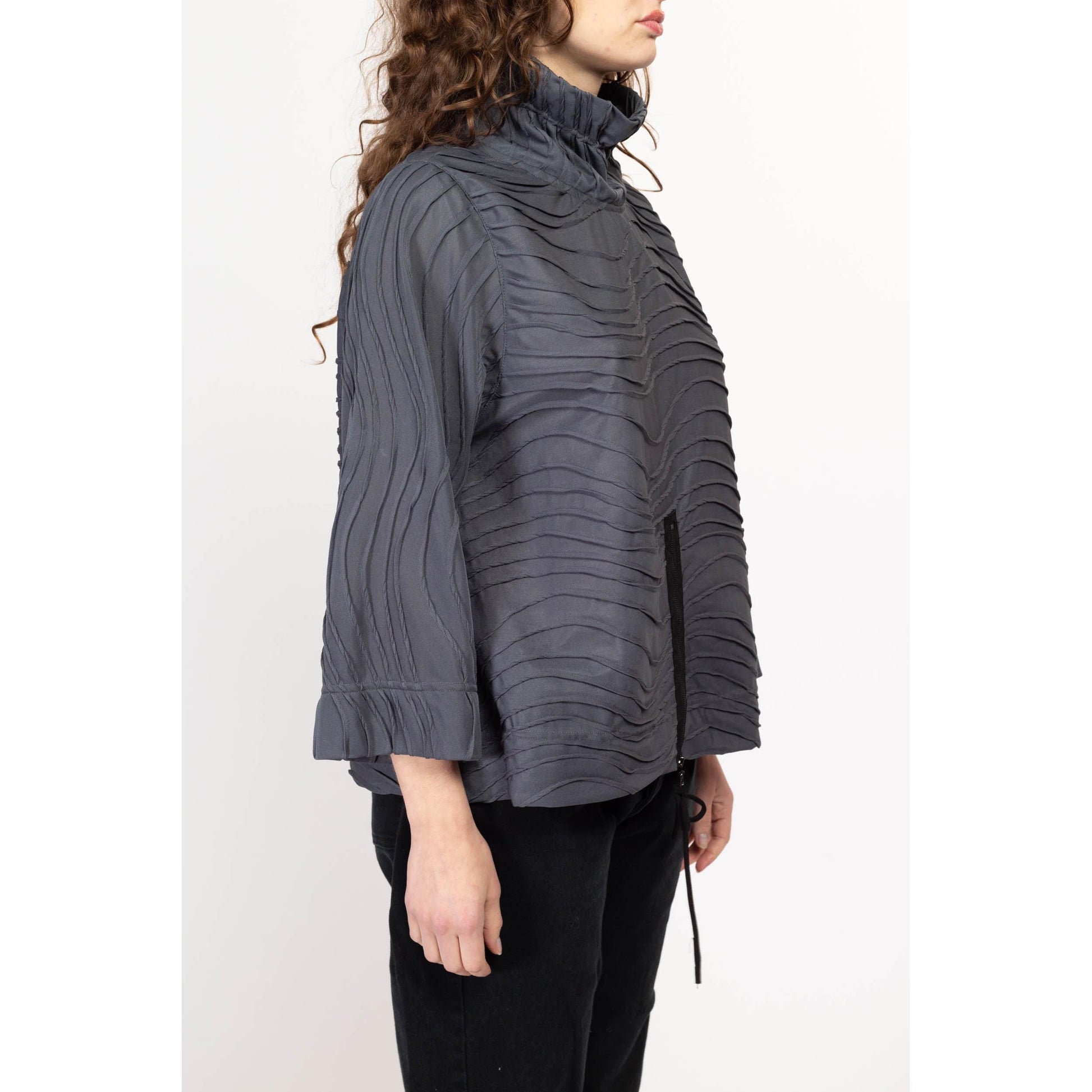 Medium Y2K Grey Wavy Striped Wire Cowl Neck Shirt | Vintage Baggy Lightweight Pullover Top