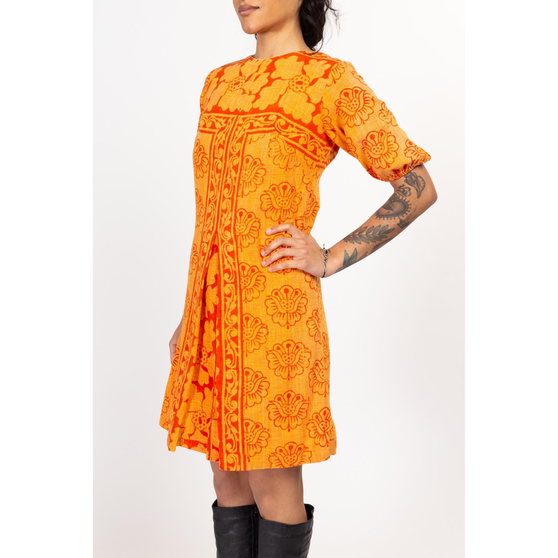 Small 60s Orange Hibiscus Block Print Babydoll Mini Dress | Boho Vintage Short Sleeve Split Front Dress