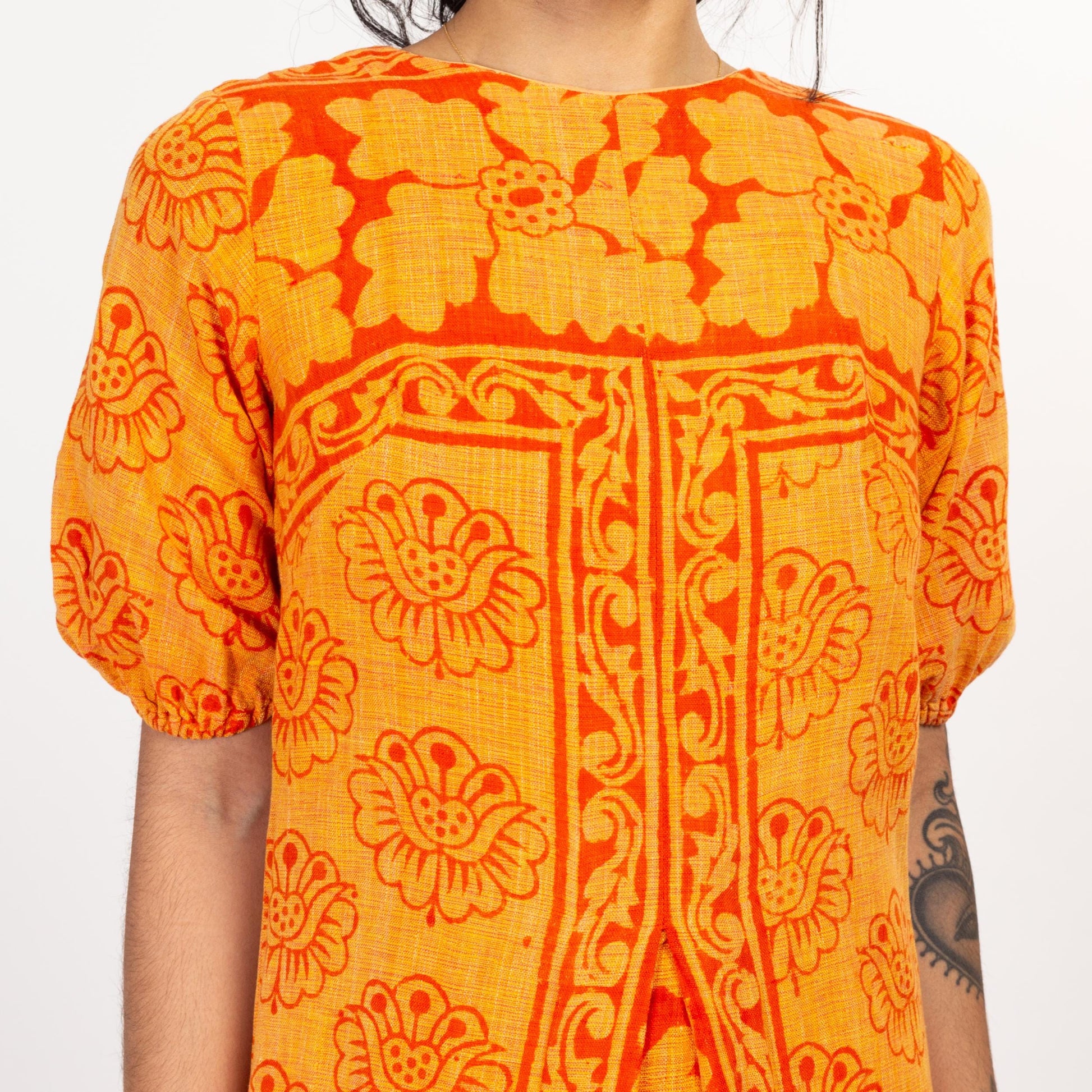 Small 60s Orange Hibiscus Block Print Babydoll Mini Dress | Boho Vintage Short Sleeve Split Front Dress