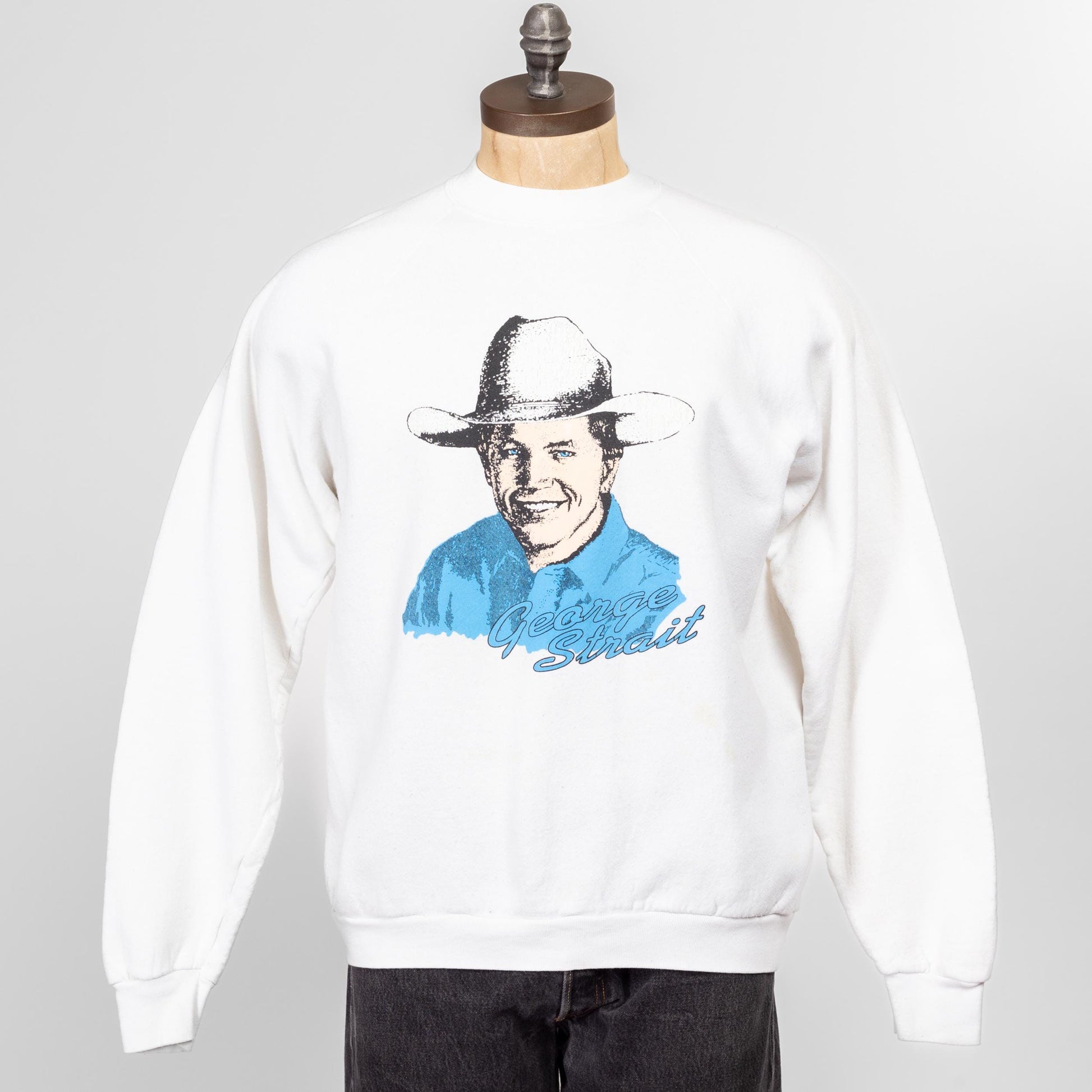 XL 90s George Strait Sweatshirt | Vintage White Raglan Sleeve Country Music Graphic Crewneck Sweater