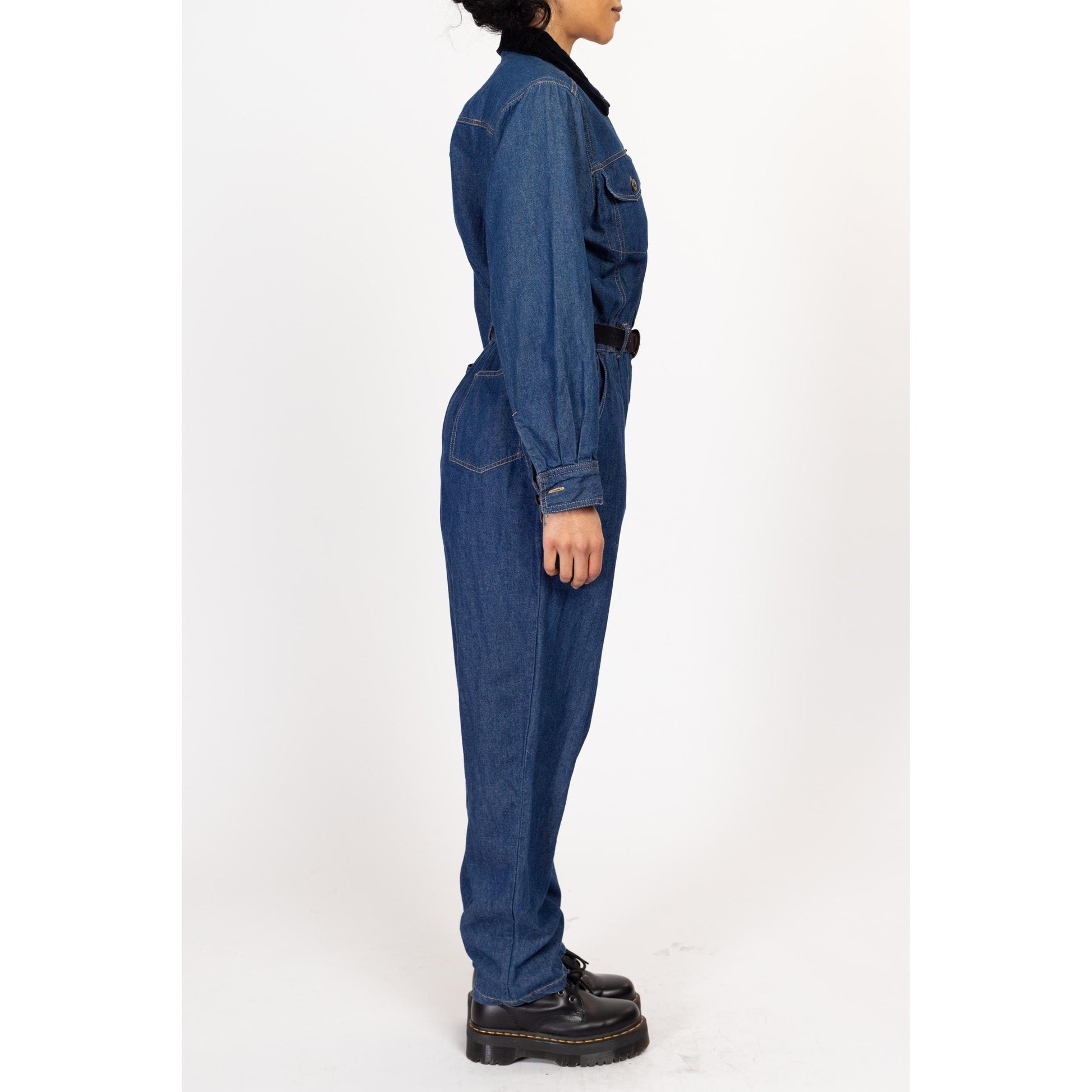 Medium 80s Dark Wash Denim Belted Jumpsuit | Vintage Velvet Collar Long Sleeve Tapered Leg Pantsuit