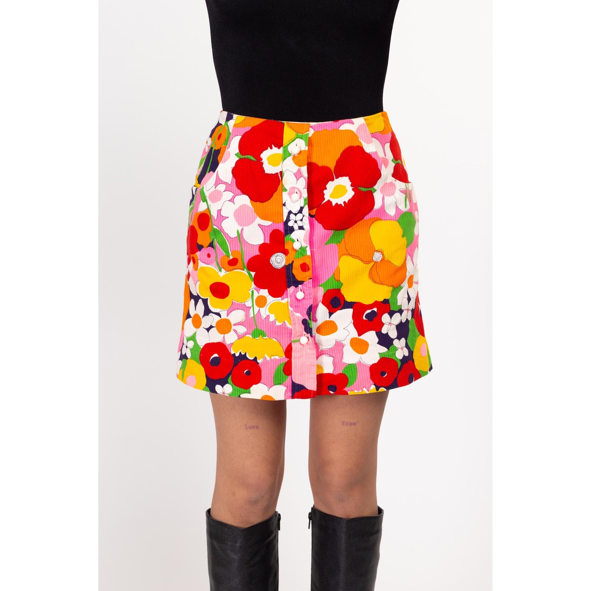 XS 60s Colorful Floral Button Up Mini Skort 25" | Vintage High Waisted Retro Miniskirt Shorts