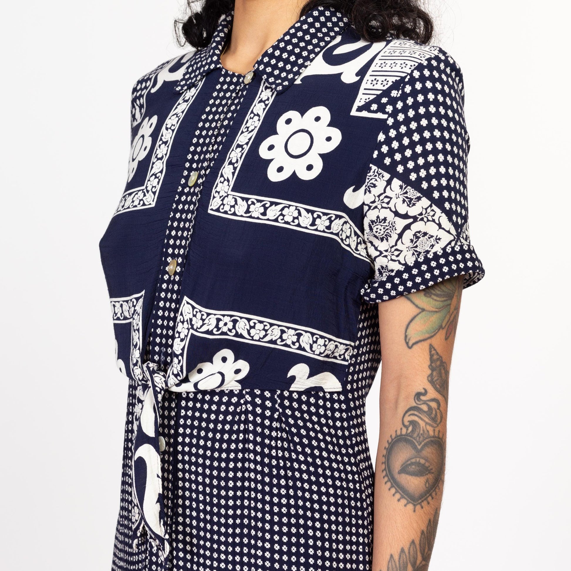 Medium 90s Navy Blue & White Batik Floral Print Boho Mini Dress | Vintage Grunge Short Sleeve Button Front Summer Sundress