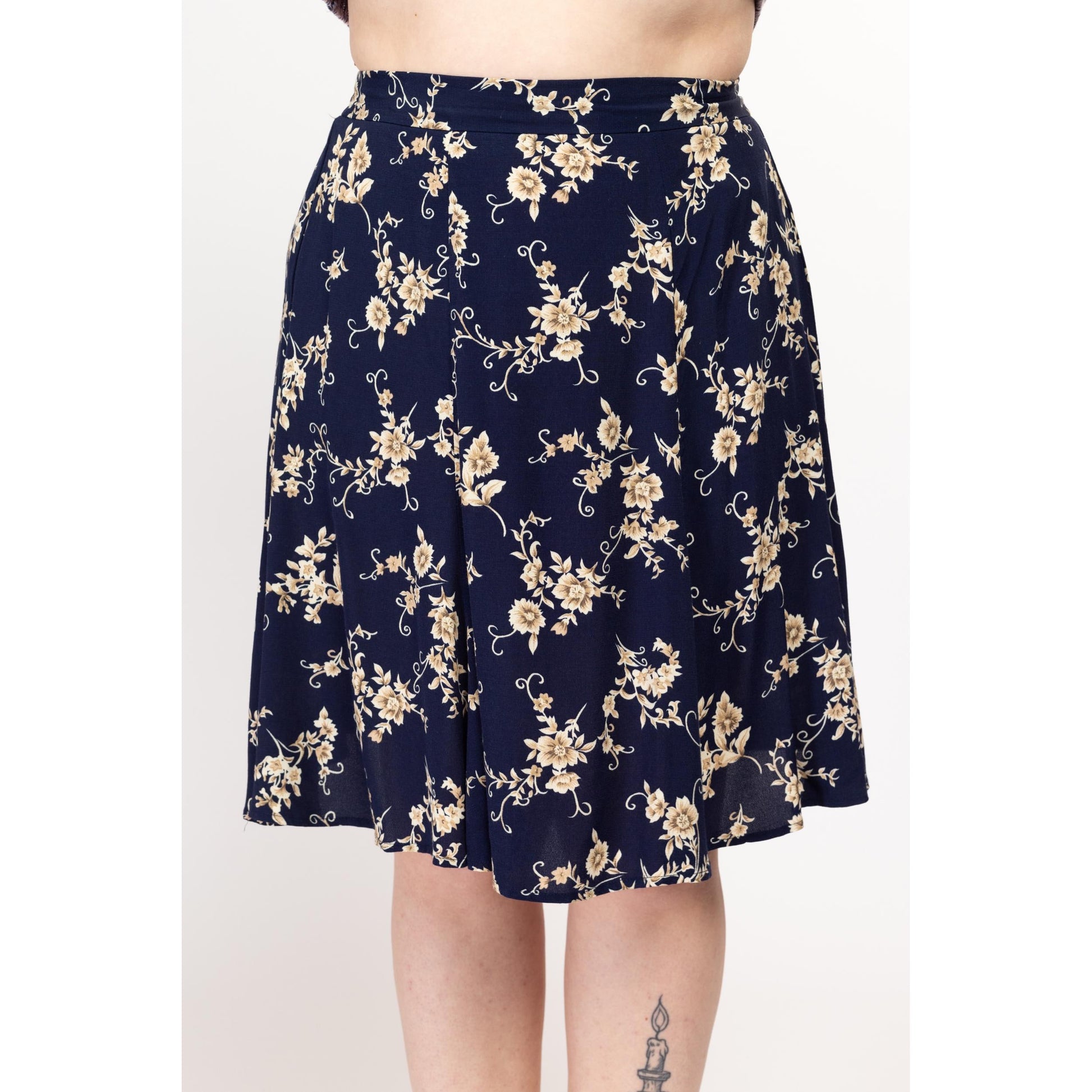 Large 90s Navy Floral Knee Length Skirt 31"-35" | Vintage High Waisted Flowy Mini Midi Skater Skirt