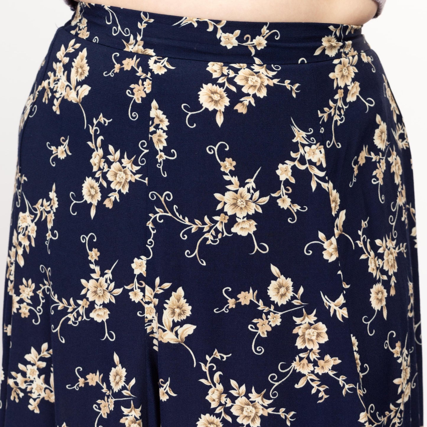 Large 90s Navy Floral Knee Length Skirt 31"-35" | Vintage High Waisted Flowy Mini Midi Skater Skirt