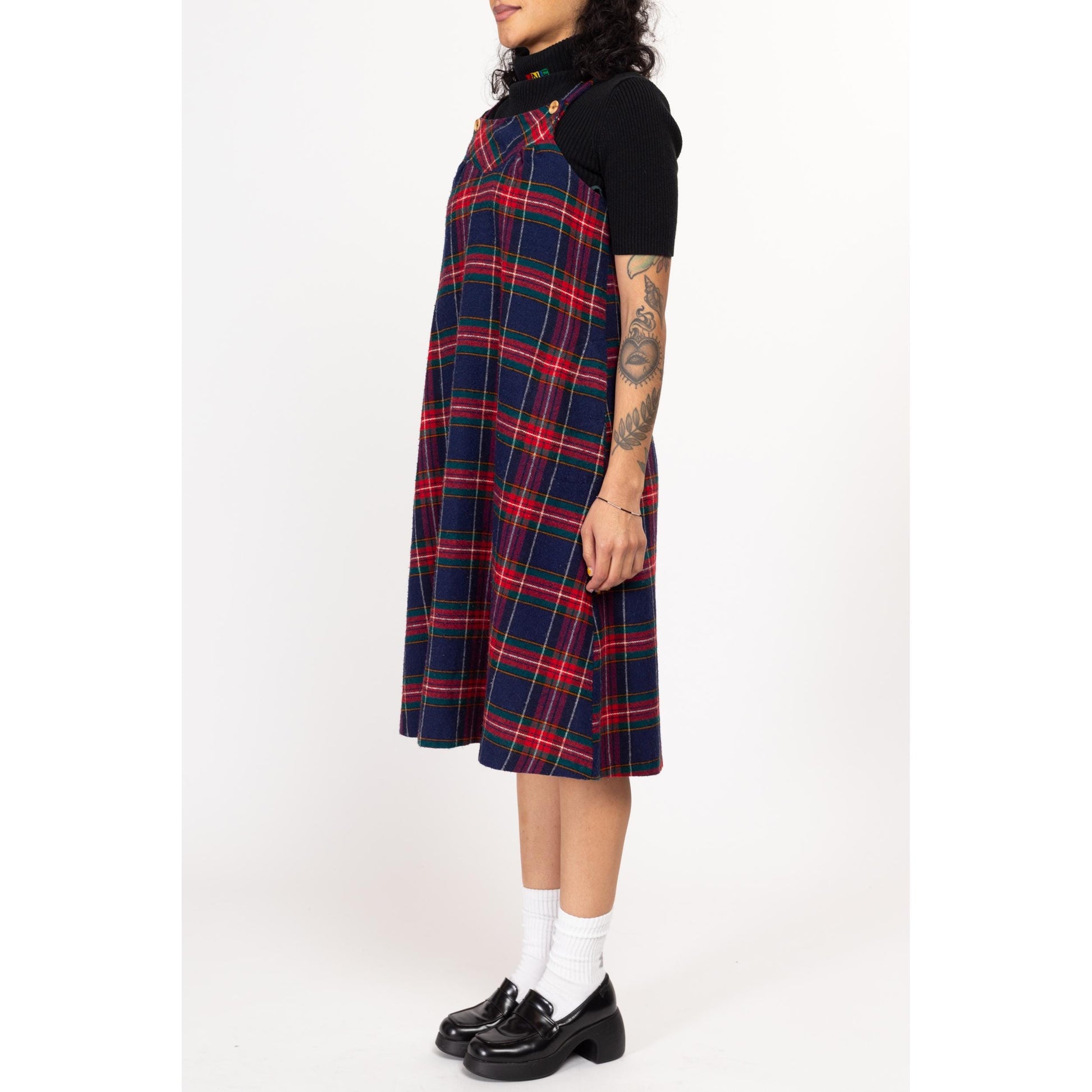 Medium 70s Navy Blue & Red Plaid Pinafore Dress | Retro Vintage Wool Knit Tartan Midi Pocket Dress