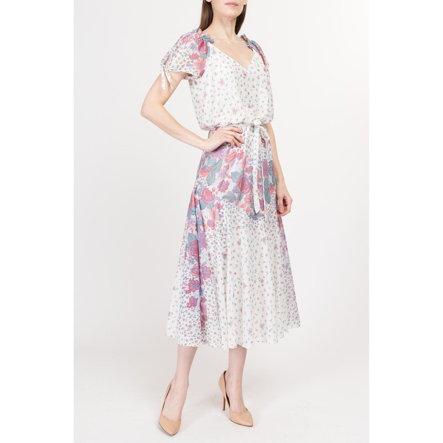 Medium 70s Boho White Floral Ankle Length Blouson Dress | Vintage A Line Puff Sleeve Midi Maxi Dress