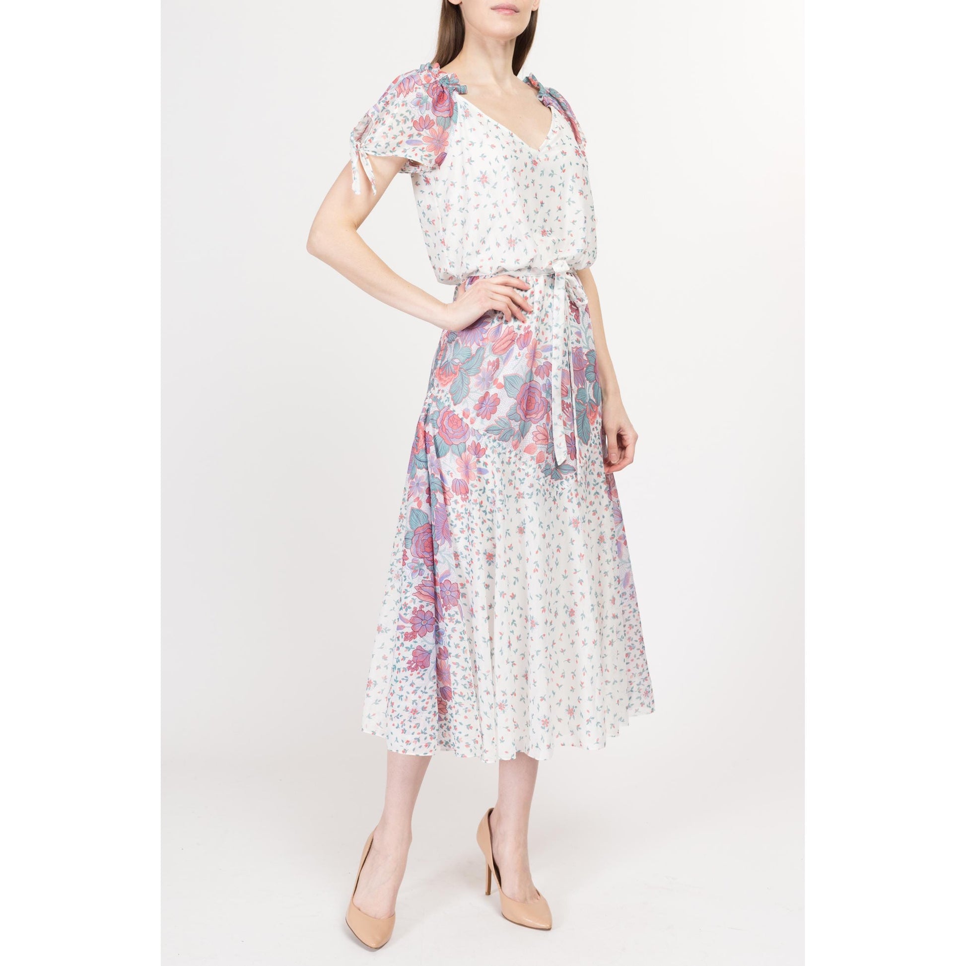 Medium 70s Boho White Floral Ankle Length Blouson Dress | Vintage A Line Puff Sleeve Midi Maxi Dress