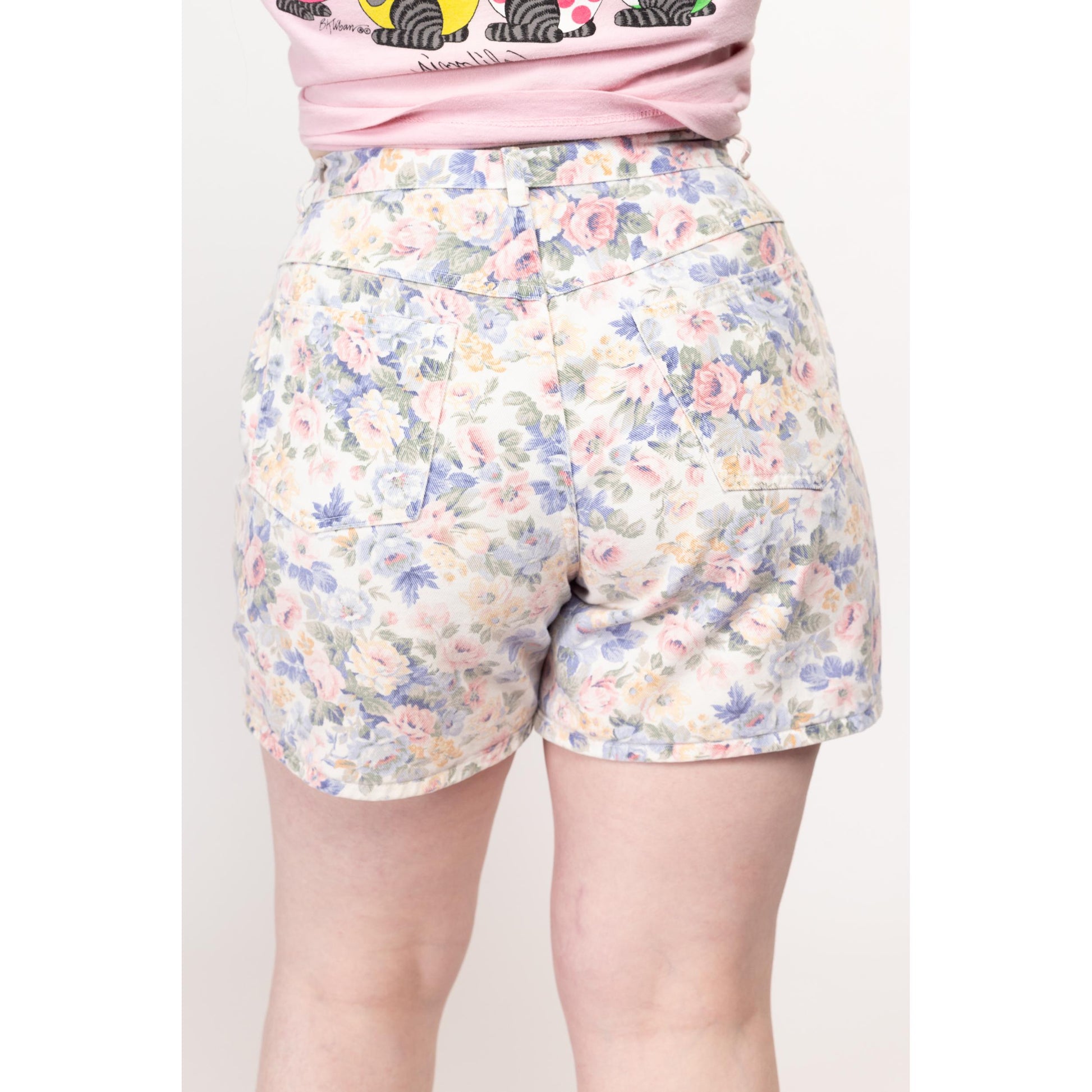 Large 90s Rose Floral High Waisted Denim Shorts 31" | Vintage White Flower Print Curvy Jean Shorts