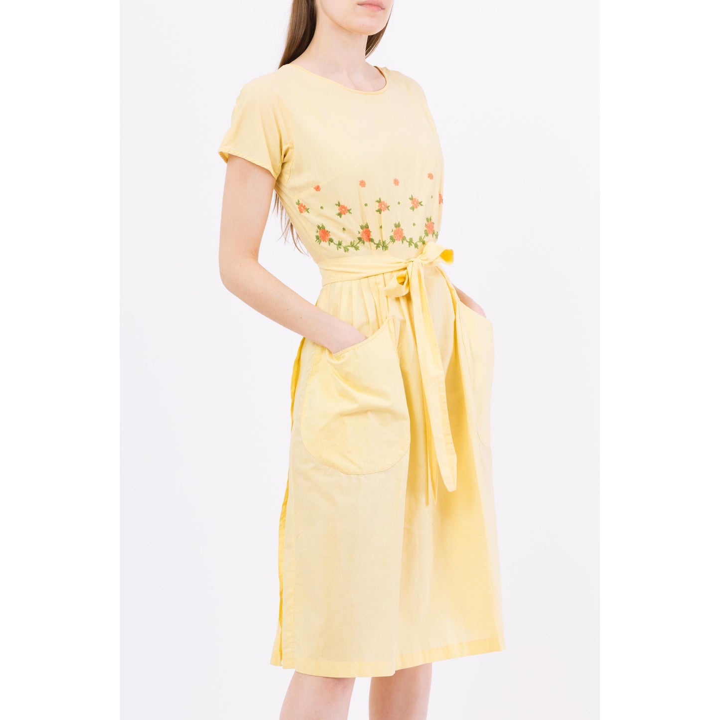 XS-Sm 1950s Swirl Yellow Floral Embroidered Wrap Dress | Retro Vintage 50s Short Sleeve Midi Fit & Flare Day Dress