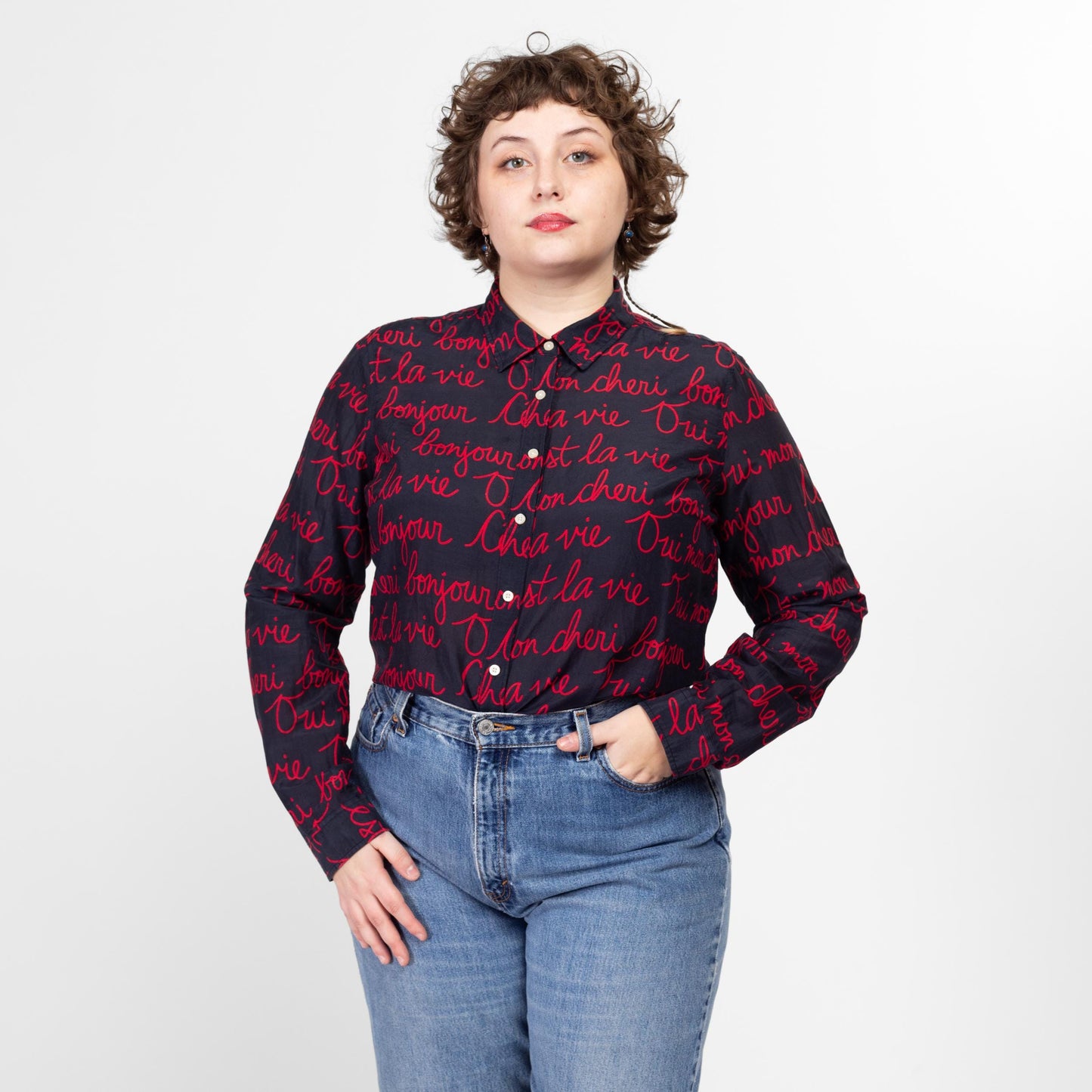 XL Y2K French Words Novelty Print Silk Blend Blouse | Vintage Black Red Long Sleeve Collared Button Up Shirt