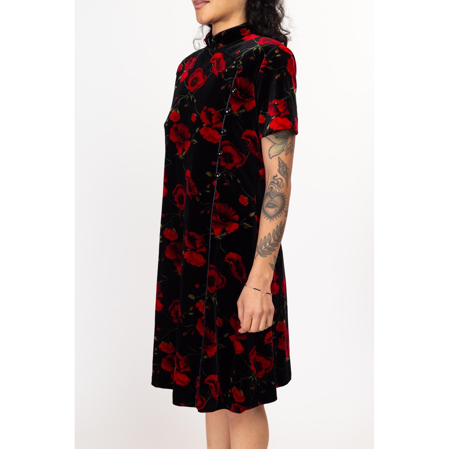 Medium 90s Black & Red Poppy Floral Velvet Cheongsam Midi Dress | Vintage Short Sleeve Chinese Formal Qipao