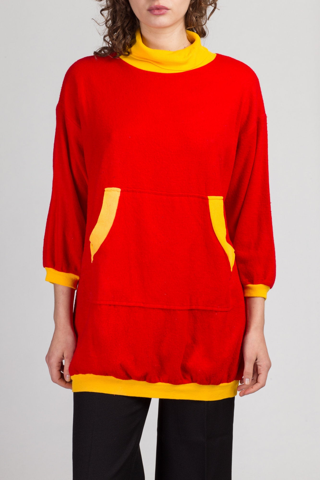 80s Long Red & Yellow Turtleneck Sweatshirt - Large