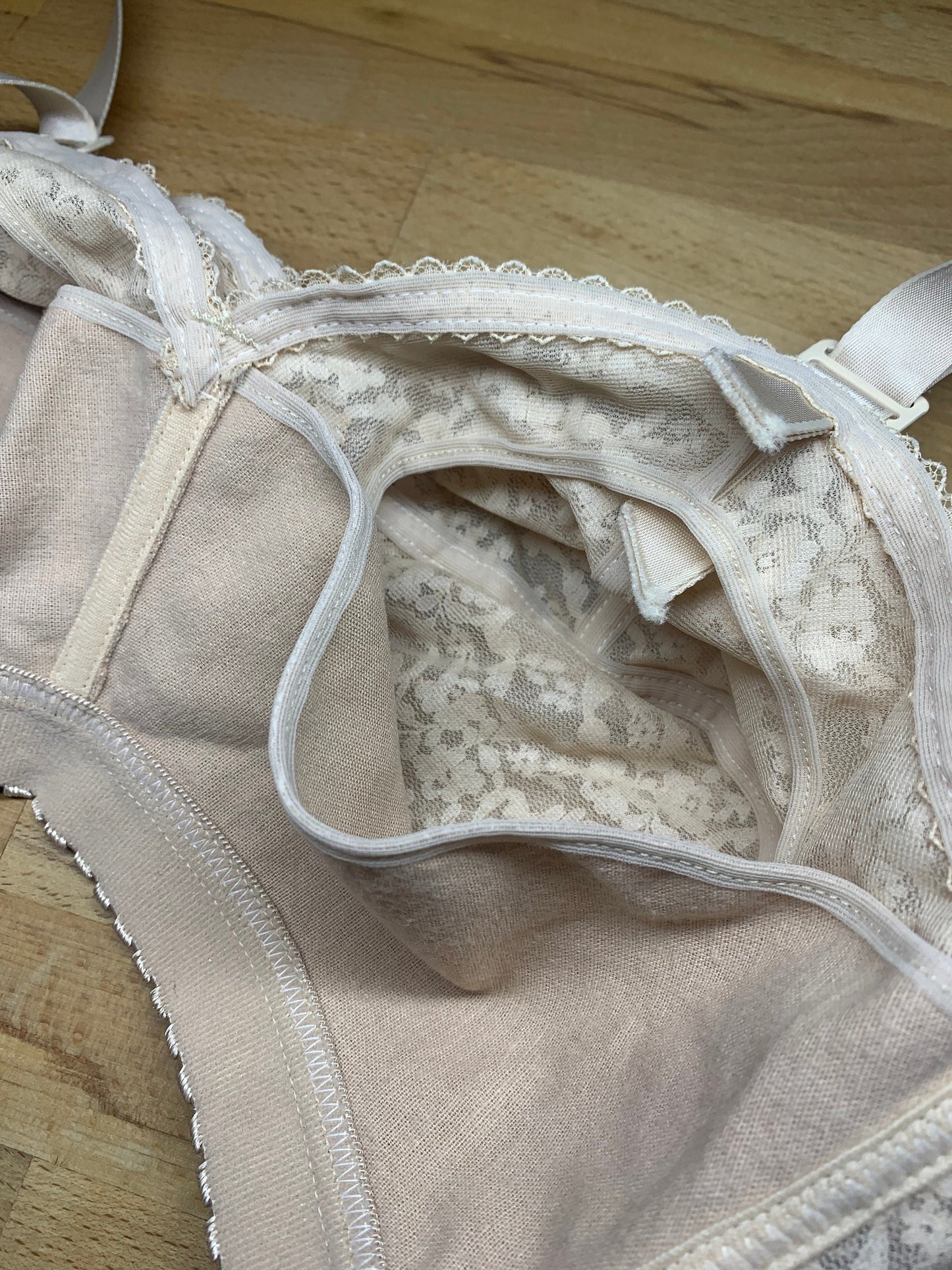 Vintage 1980s Beige Nude Colored Floral Lace and Mesh Padded Soft Cup Bra  by Underscore for JC Penney Retro Lingerie Bra Pin up Burlesque -   Canada