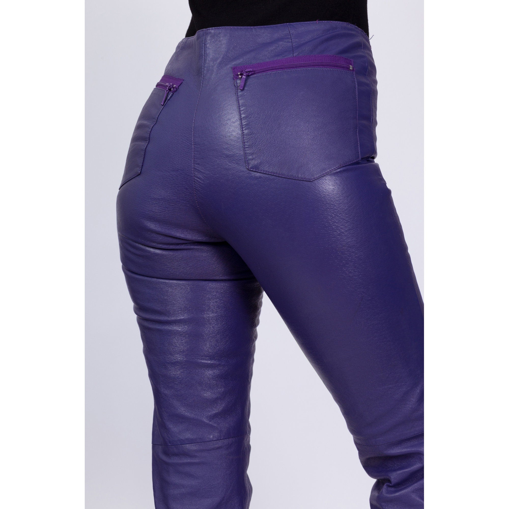 Awesome amethyst leather suit: Passionate in purple - Life in Leather