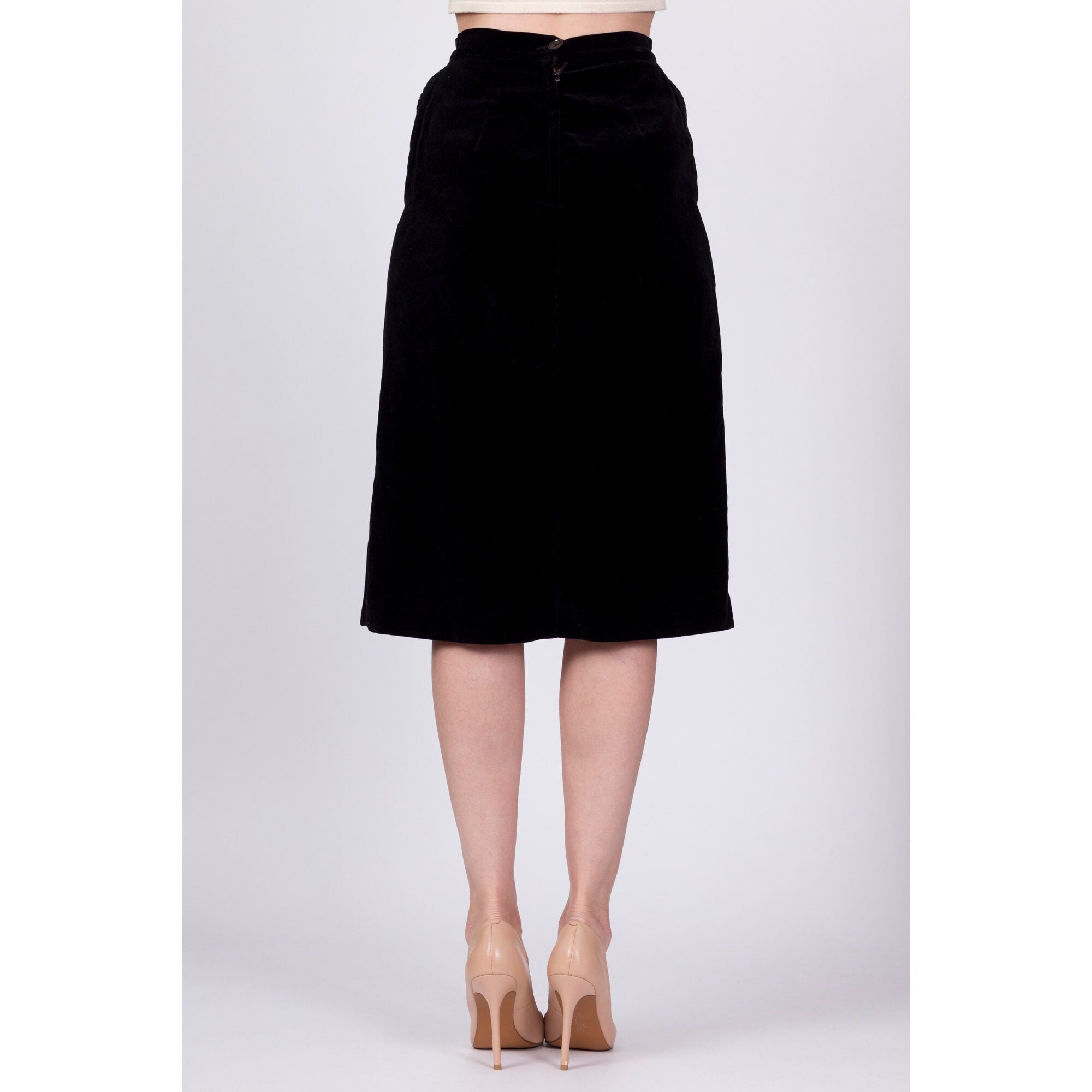 Black velvet 2025 skirt knee length