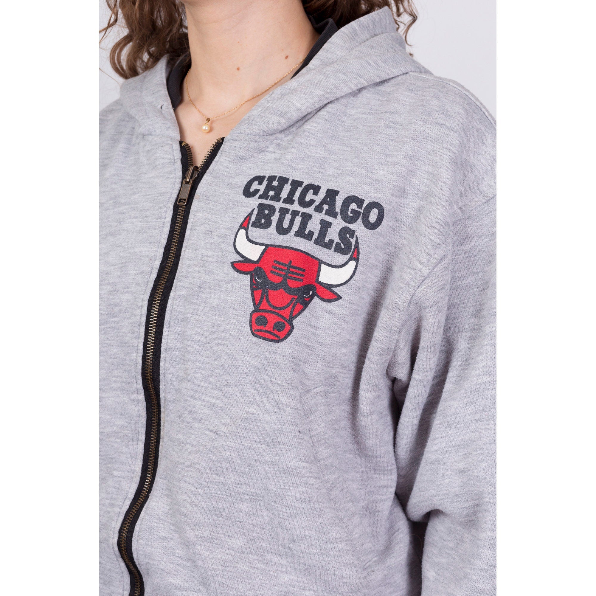 Bulls zip up discount hoodie