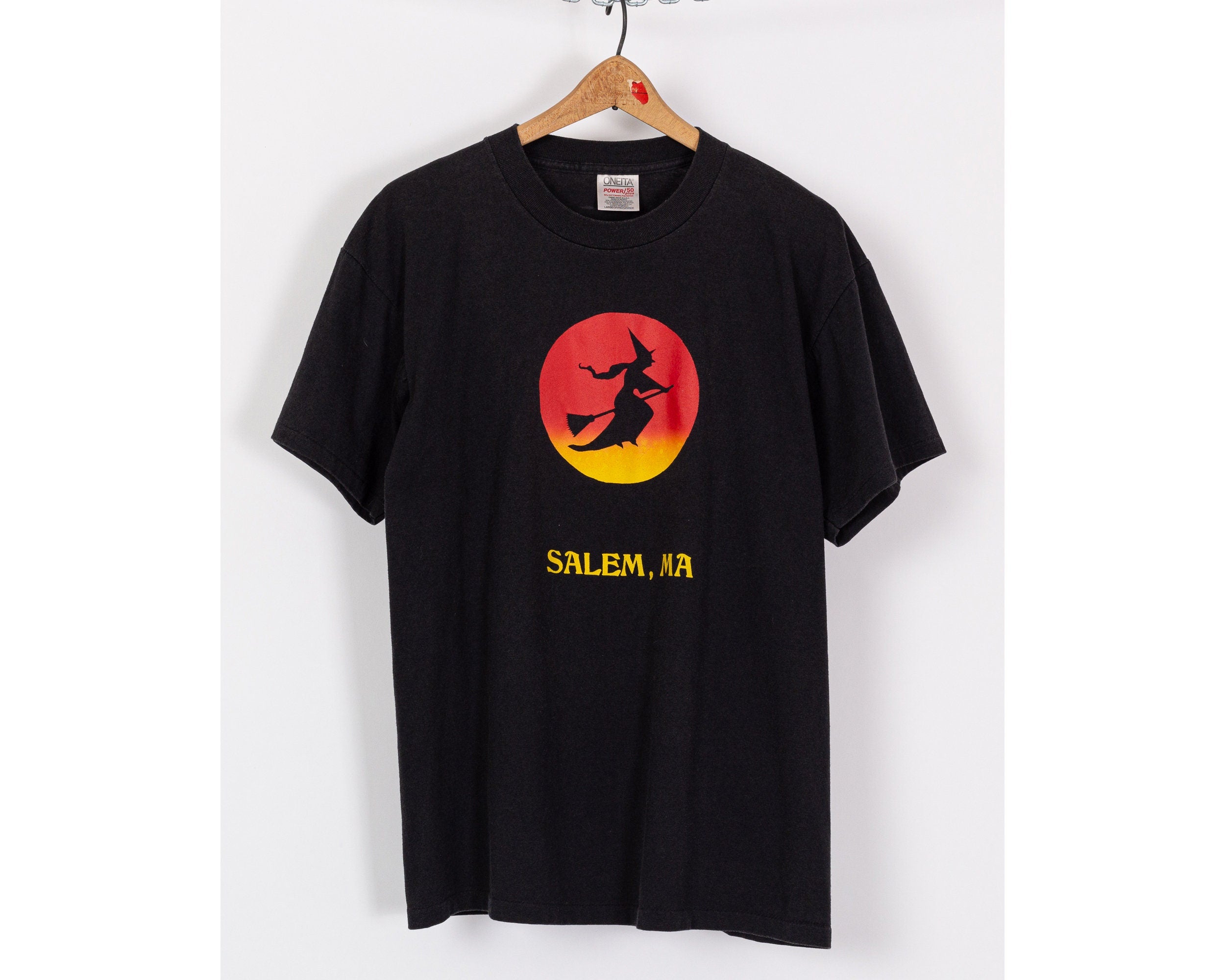 90s Salem Witch T Shirt - Large – Flying Apple Vintage