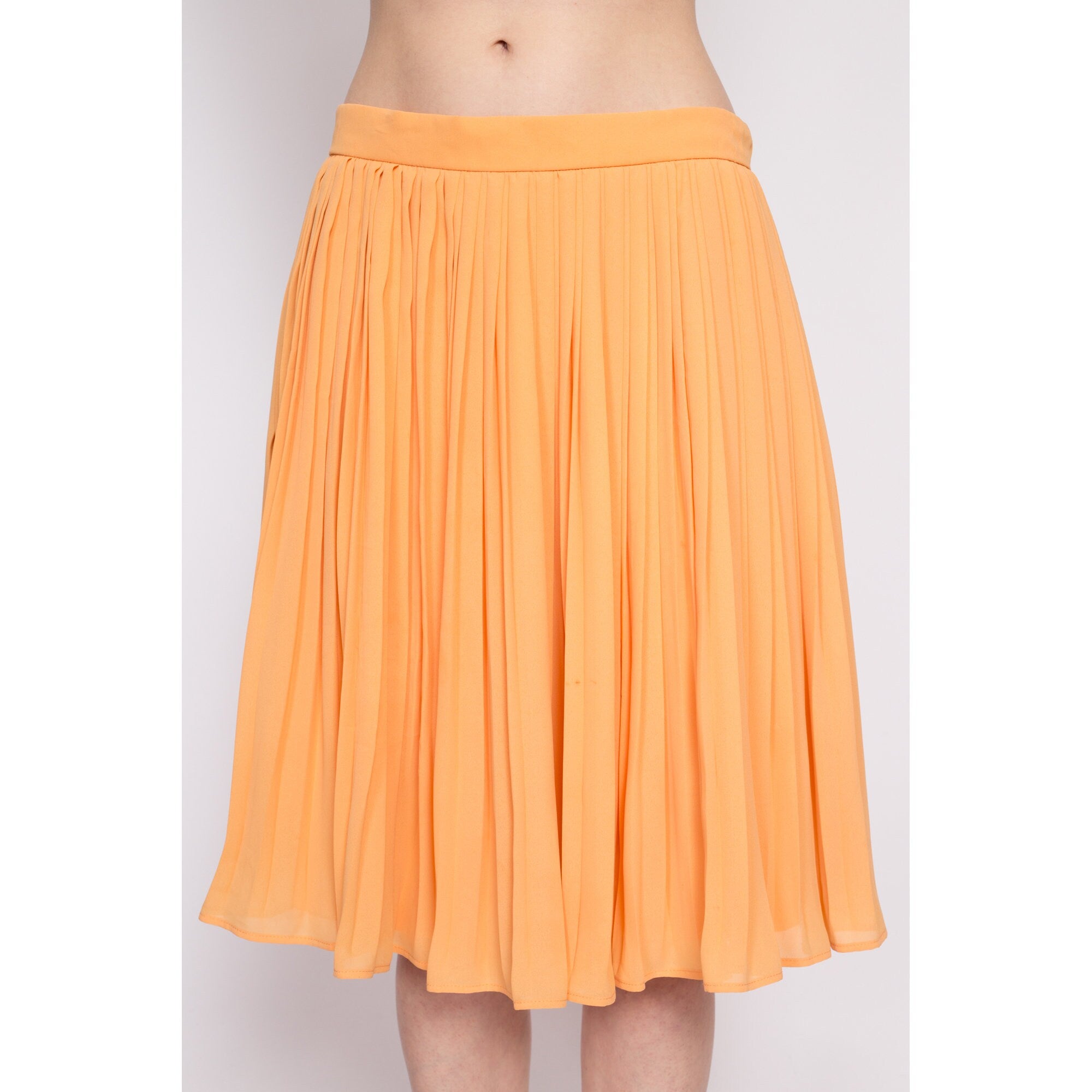 Mid length outlet pleated skirts 80's