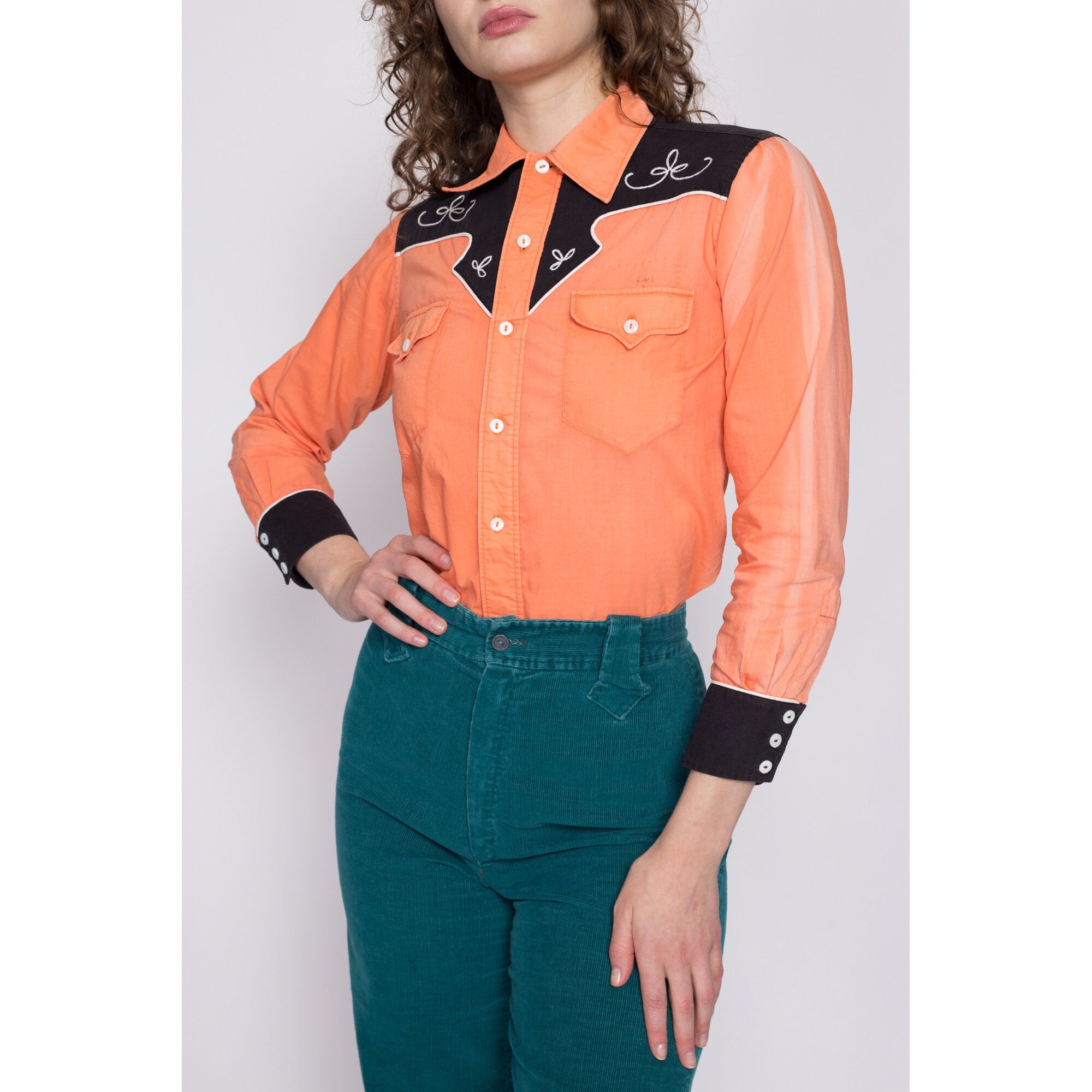 1950s Faded Orange Western Shirt - Unisex XS – Flying Apple Vintage