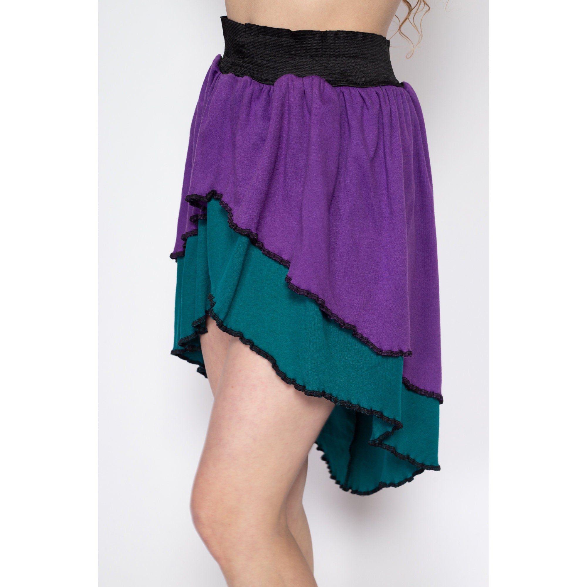 Flowy mini 2025 skirt 90s