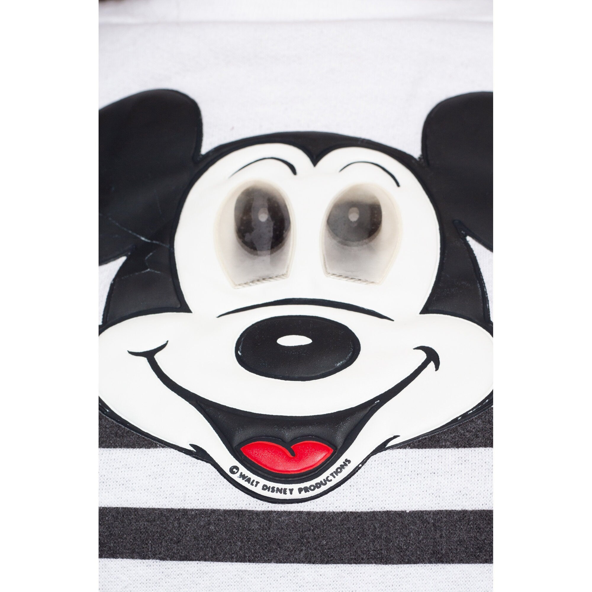 Medium 90s Mickey Mouse 3D Holographic Eyes Sweatshirt – Flying