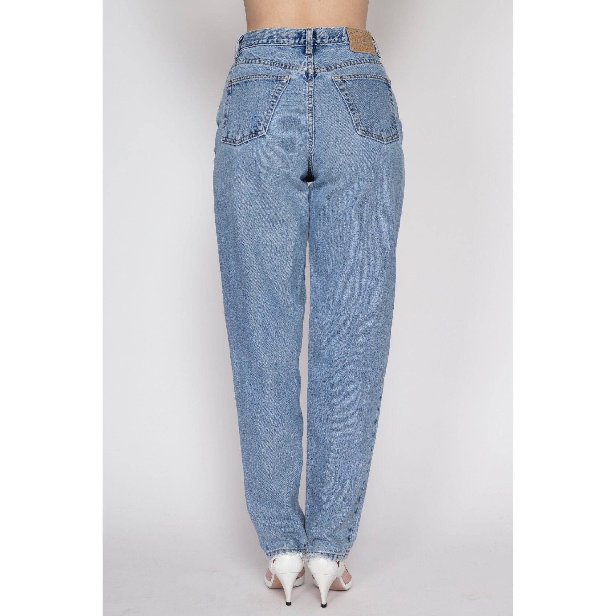 Medium 90s Gap High Waisted Mom Jeans 28