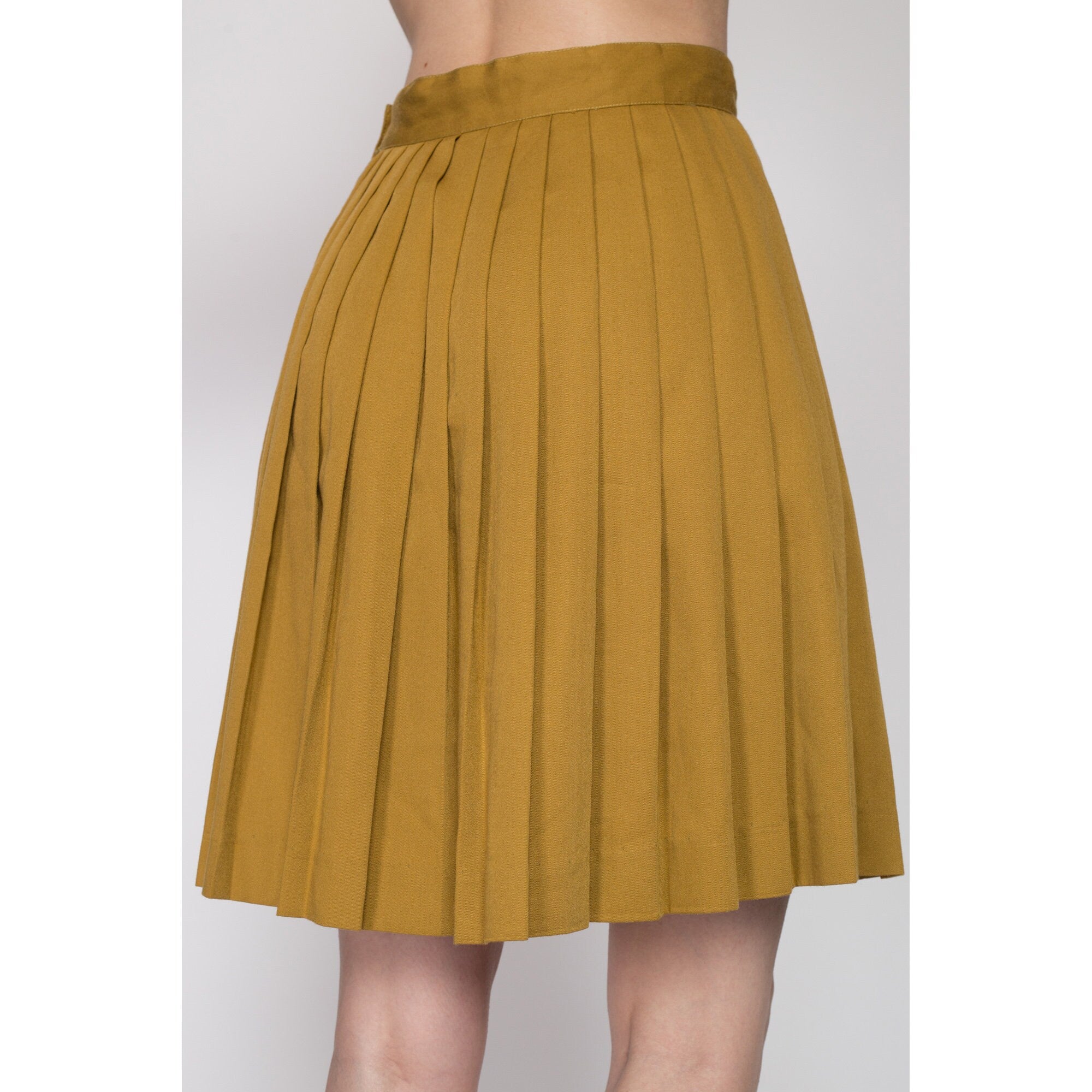 Gold pleated outlet skirt 80s