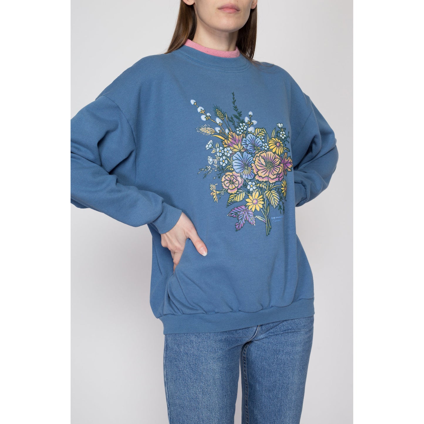 XL 90s Blue Flower Bouquet Collared Sweatshirt | Vintage Flower Graphic Novelty Mockneck Grandma Pullover