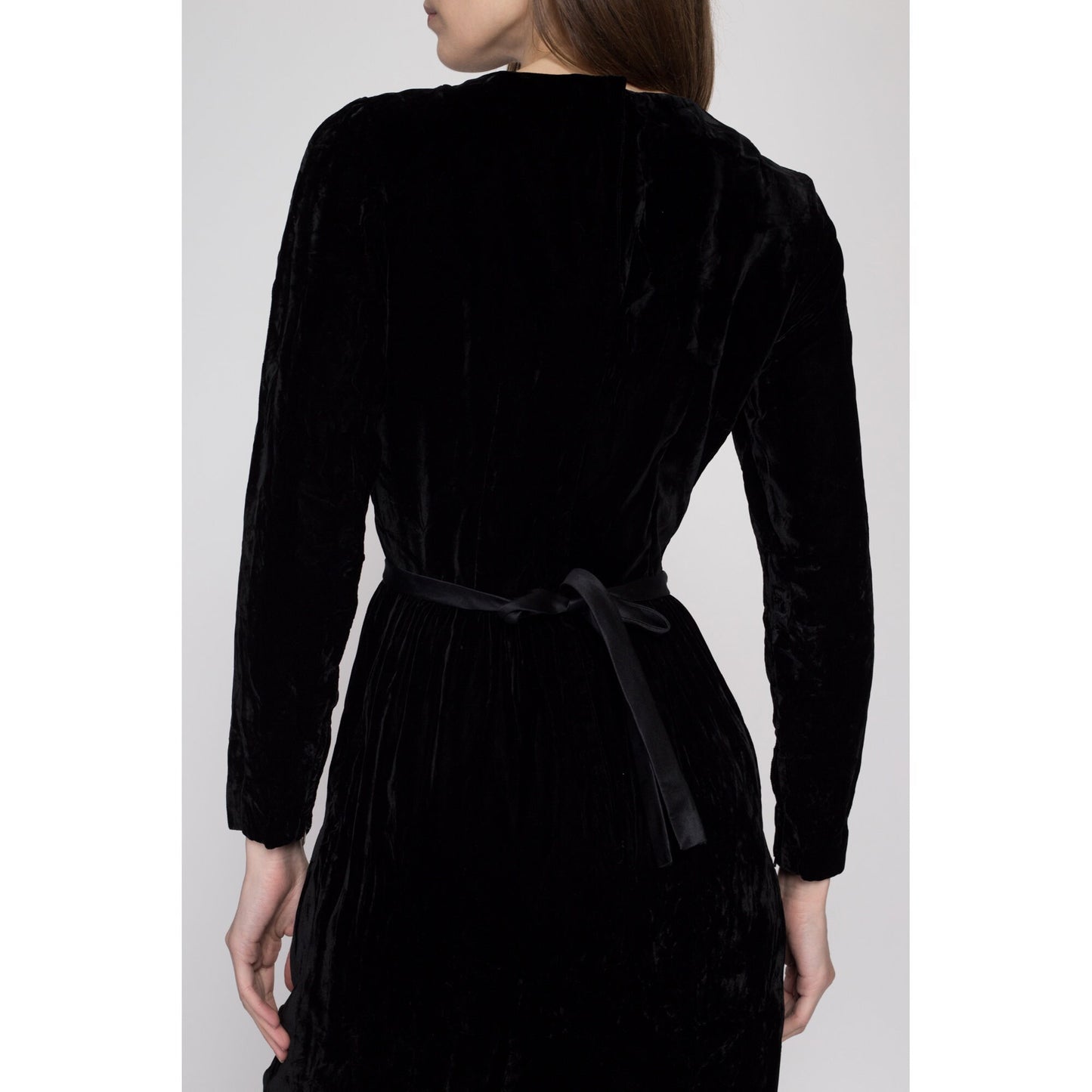 XS 1950s Suzy Perette Black Velvet Long Sleeve Cocktail Dress | Vintage Satin Trim Knee Length Formal Pocket Dress